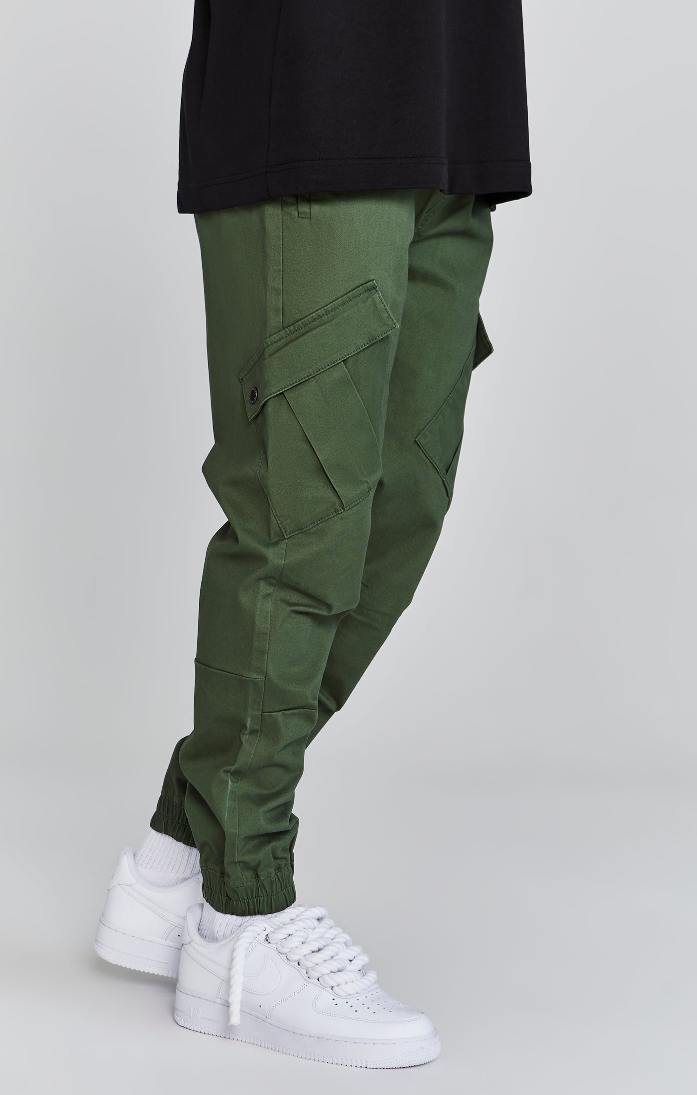 Cargo Pants in Green Kaki Pantalons SikSilk   