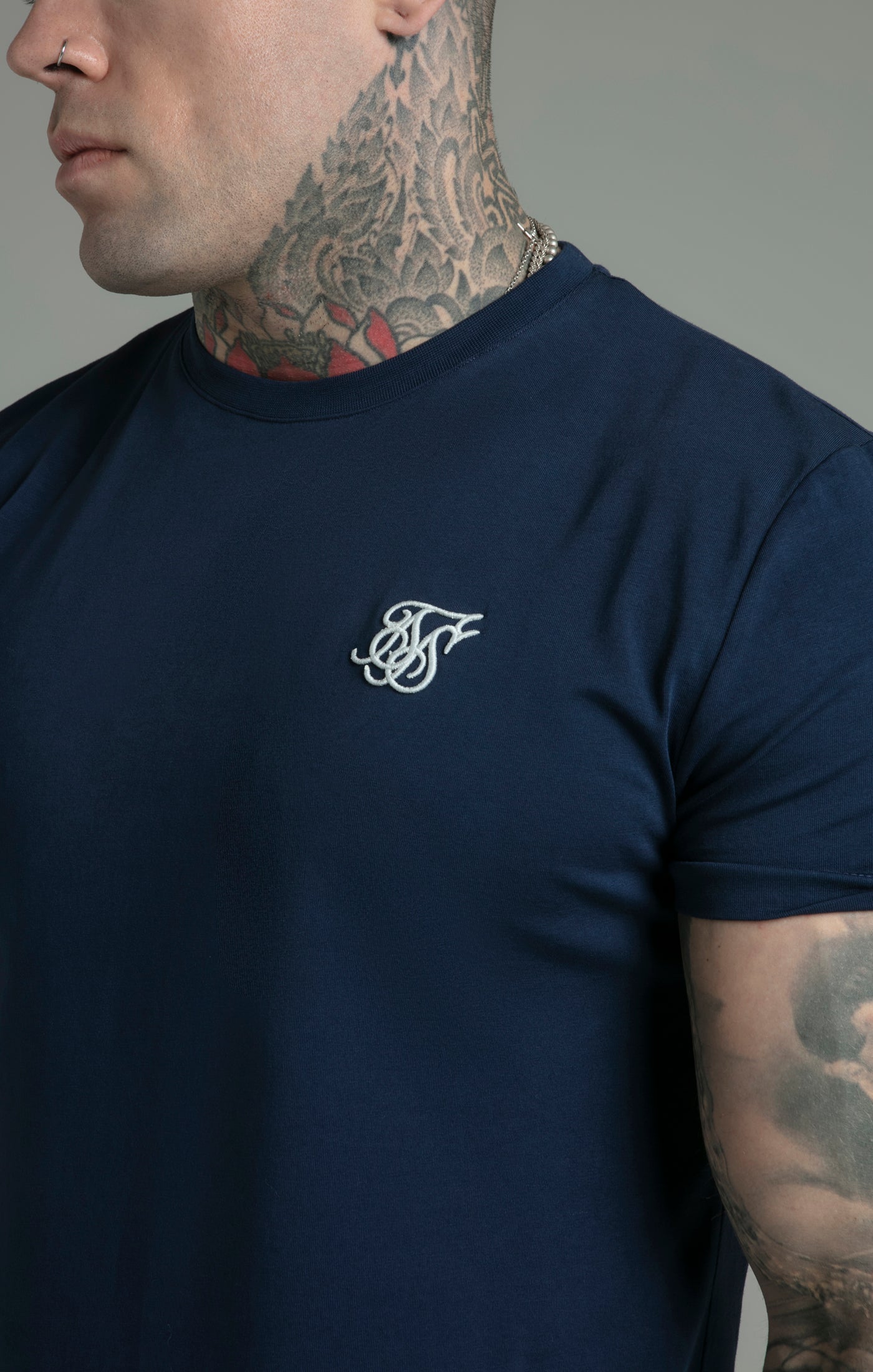 T-shirt Muscle Fit en bleu marine T-shirts SikSilk   