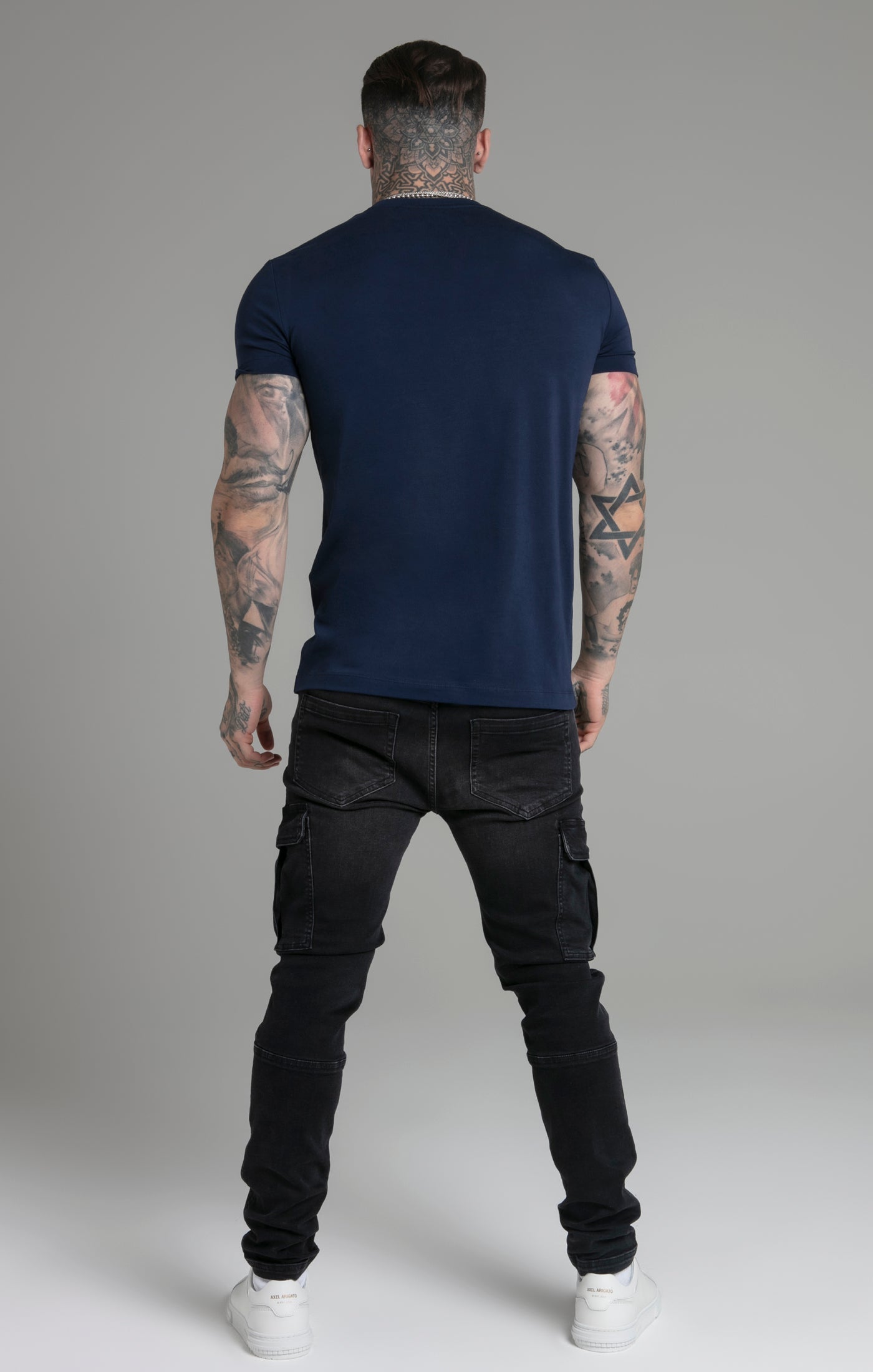 T-shirt Muscle Fit en bleu marine T-shirts SikSilk   