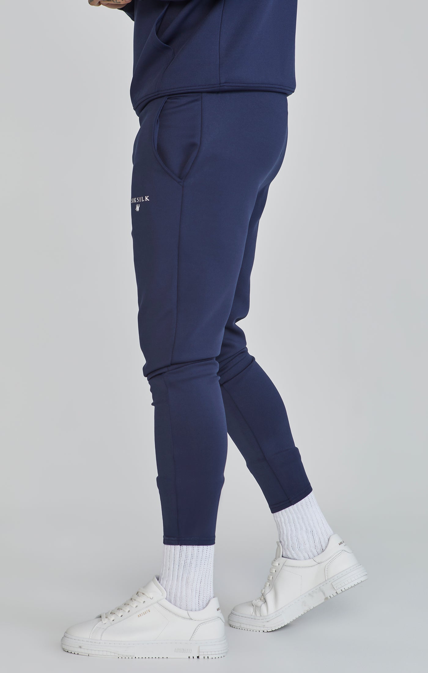 Essentials Poly Joggers en Navy Pantalon SikSilk   