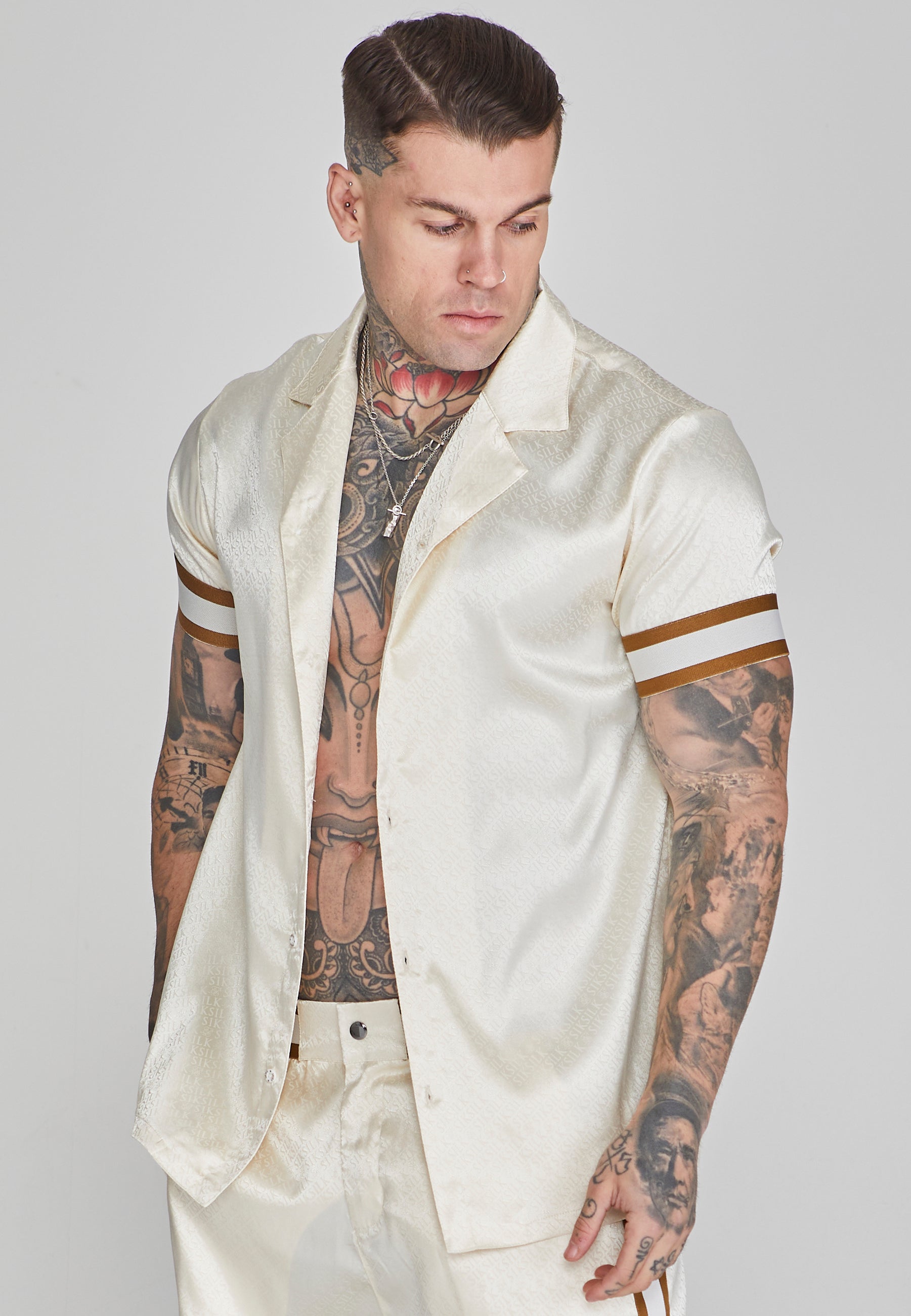 Resort Shirt in Ecru Chemises SikSilk   