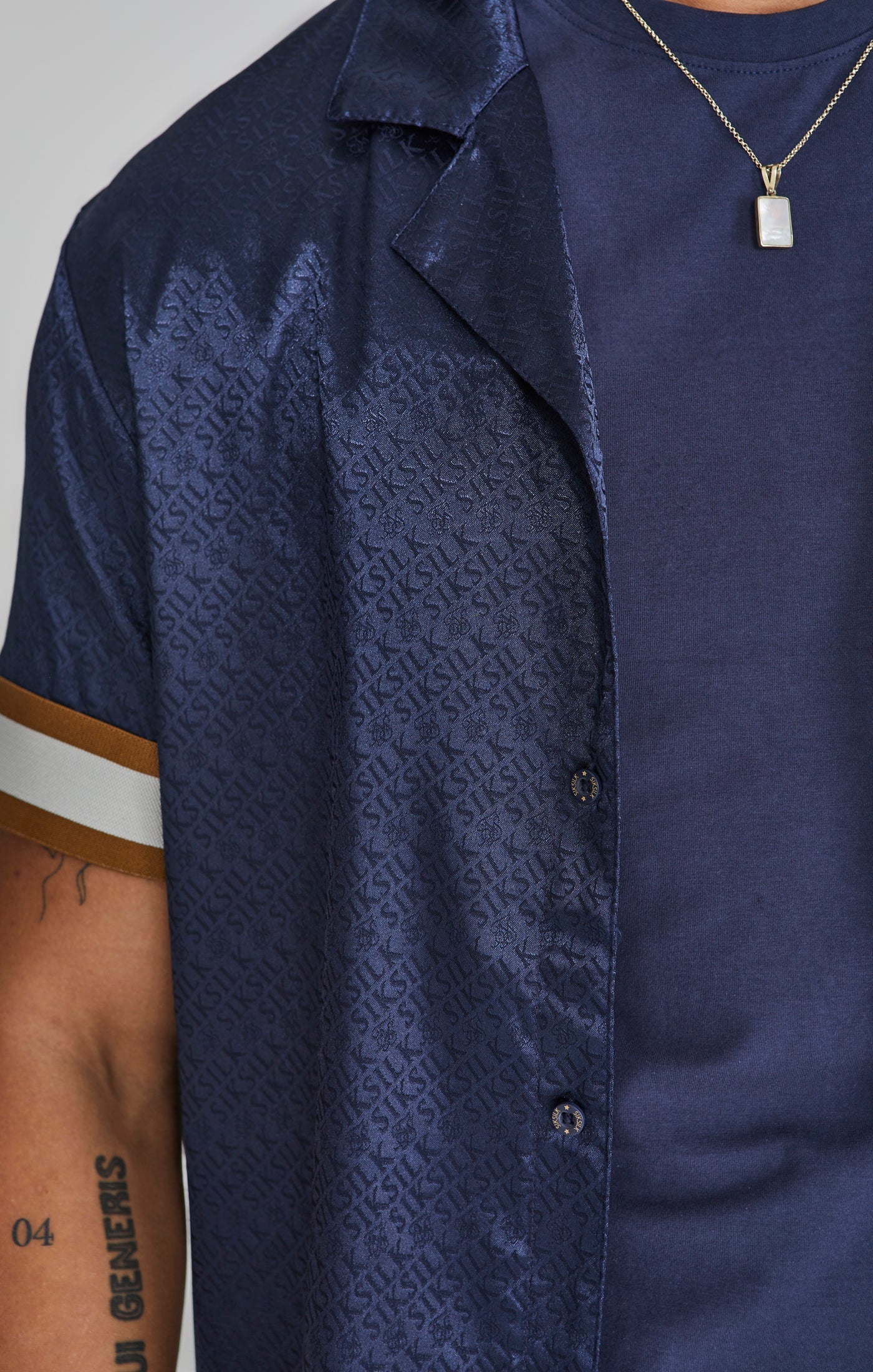 Resort Shirt in Navy Chemises SikSilk   