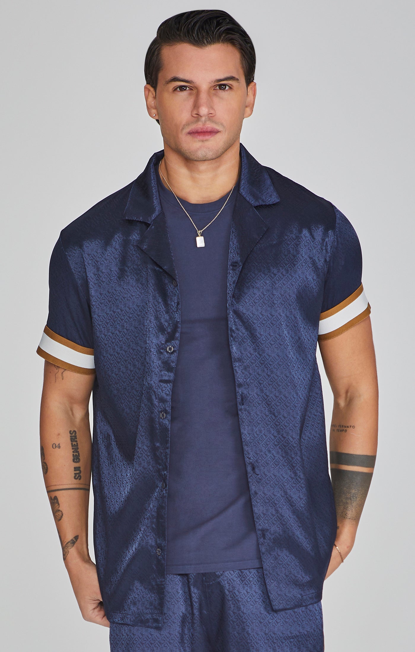 Resort Shirt in Navy Chemises SikSilk   