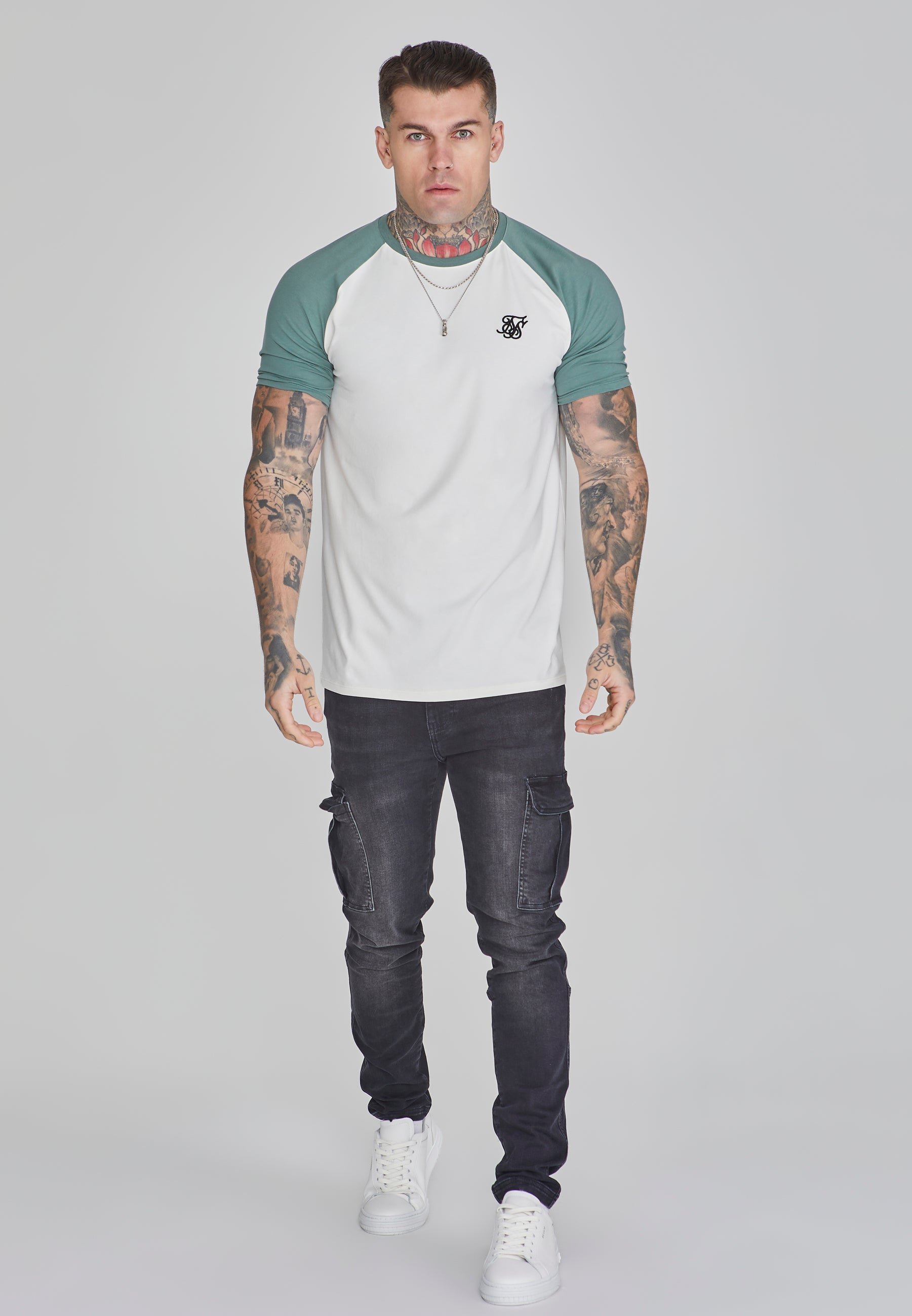 T-shirt raglan en écru/vert T-shirts SikSilk   