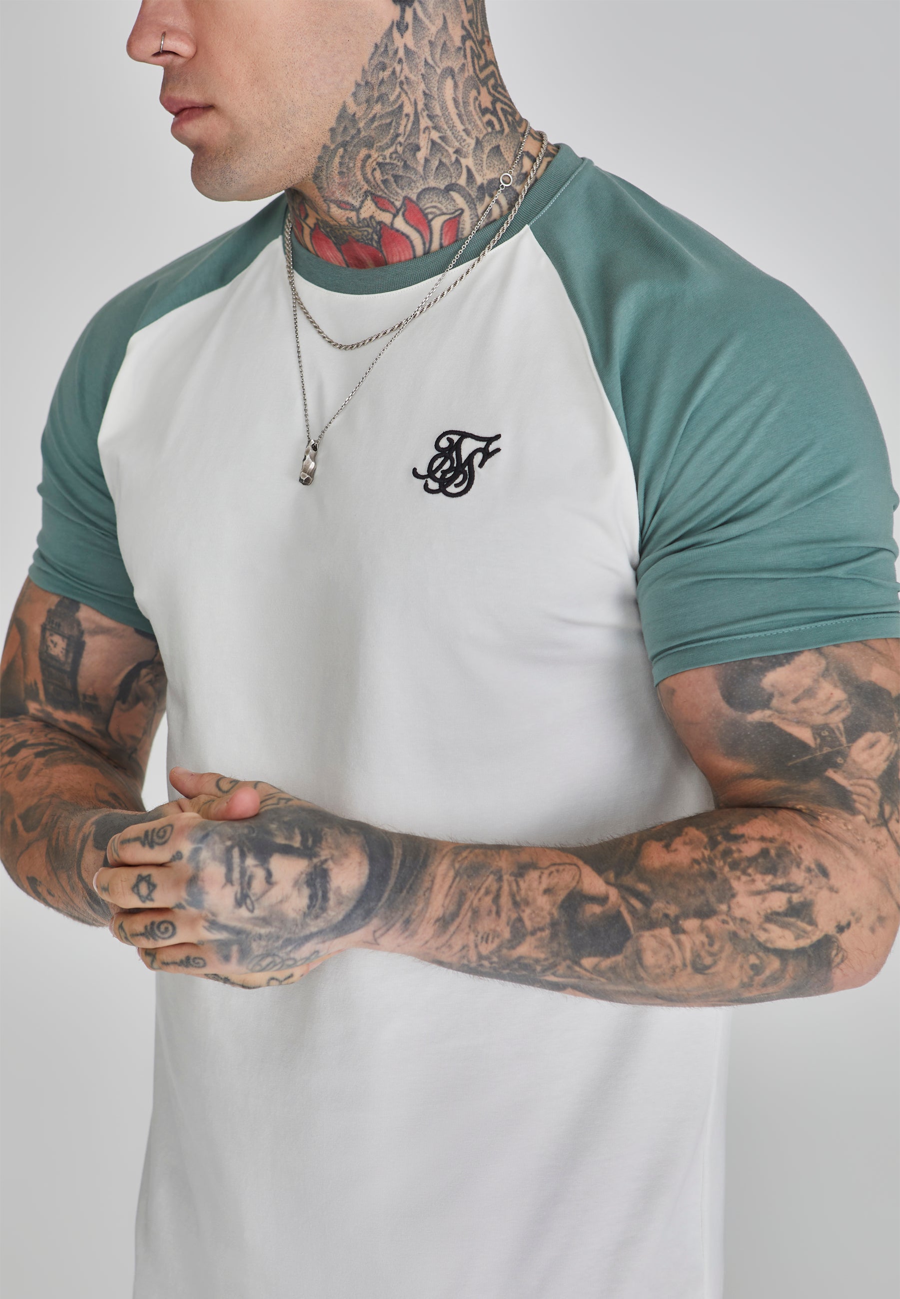 T-shirt raglan en écru/vert T-shirts SikSilk   