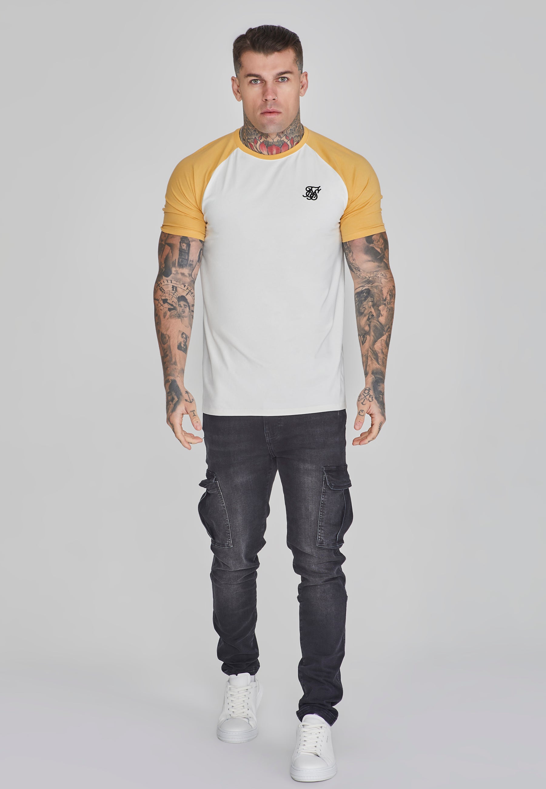 T-shirt raglan en écru/jaune T-shirts SikSilk   