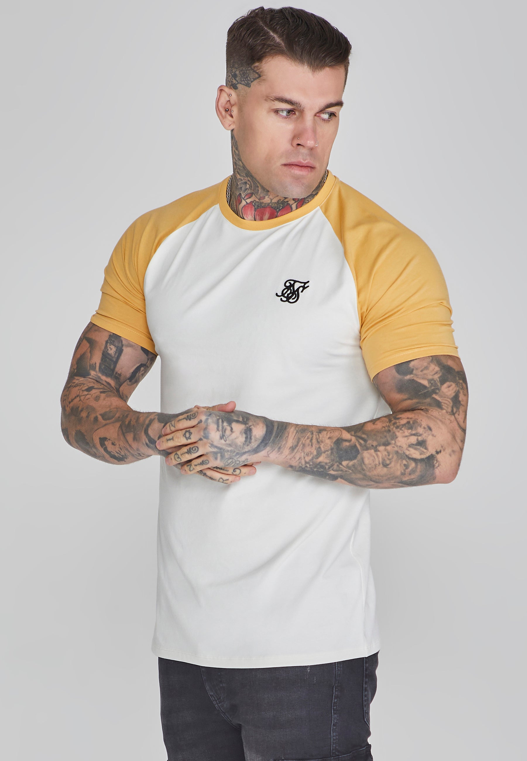 T-shirt raglan en écru/jaune T-shirts SikSilk   