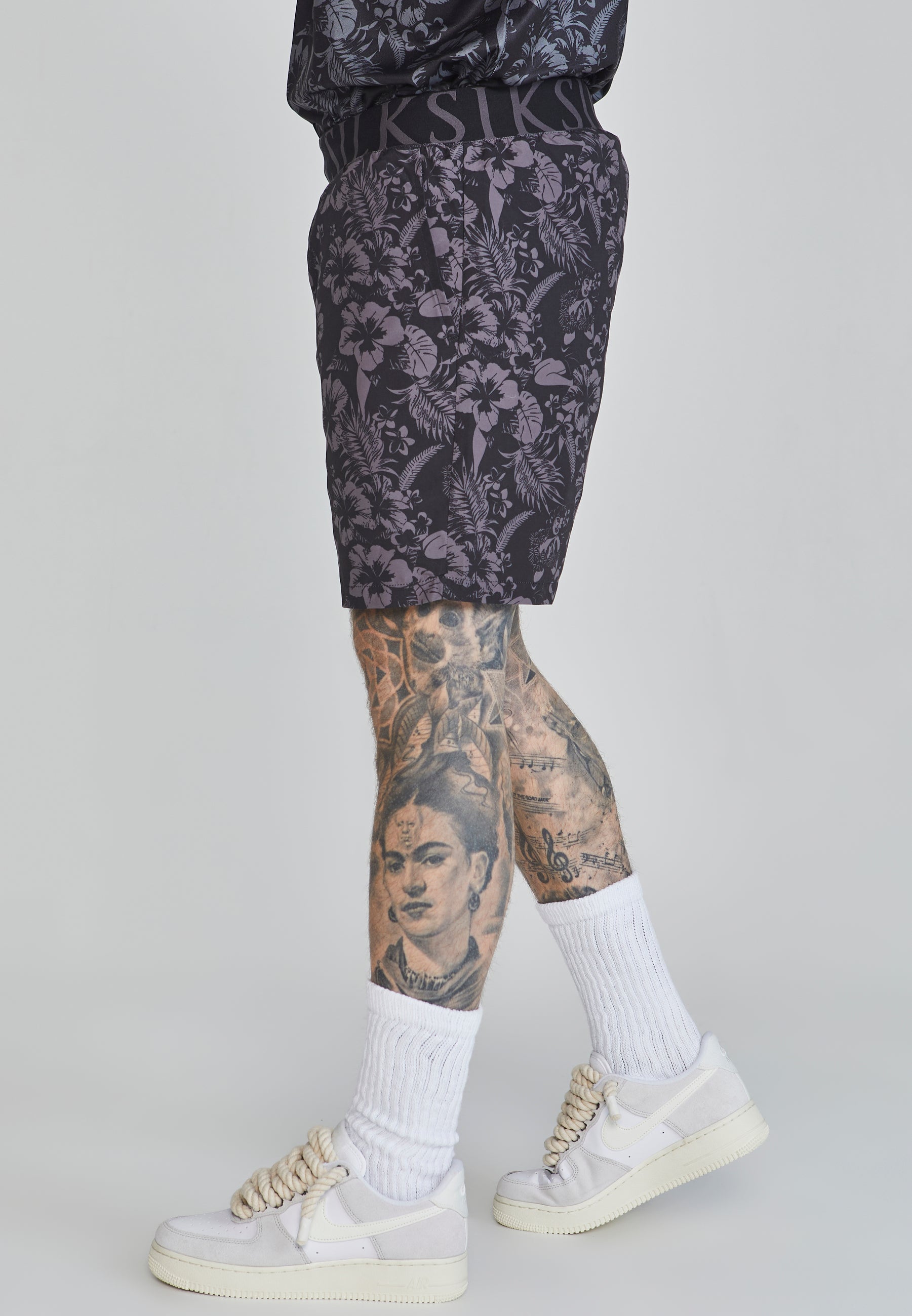 Swim Shorts in Black Pantalons de bain SikSilk   