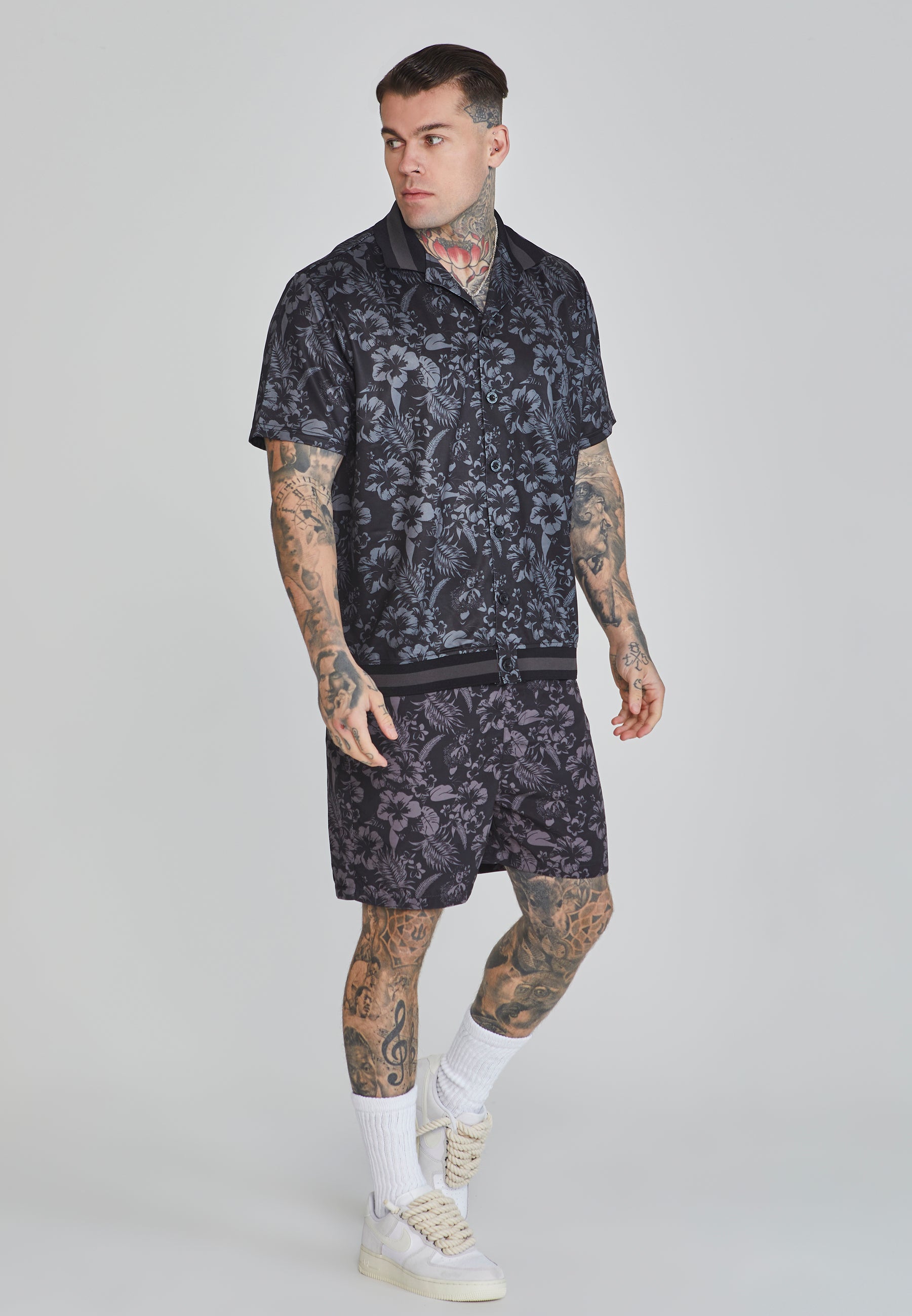 Swim Shorts in Black Pantalons de bain SikSilk   