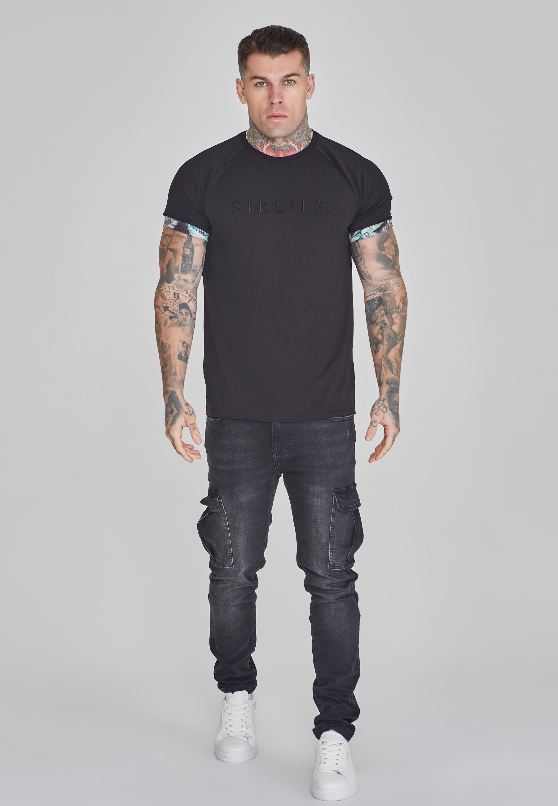 T-shirt à manches roulé en noir T-shirts SikSilk   