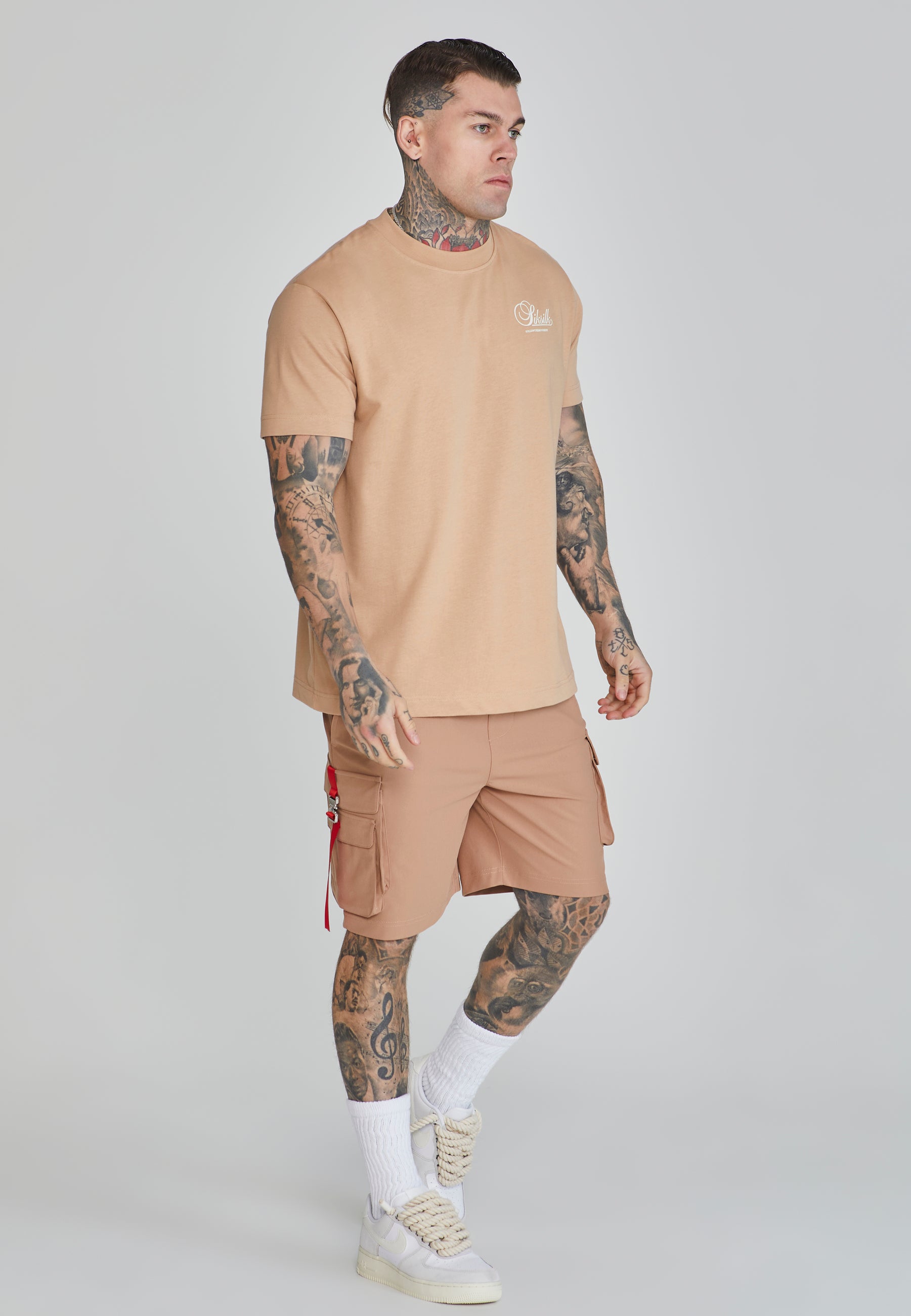 T-shirt graphique en marron T-shirts SikSilk   