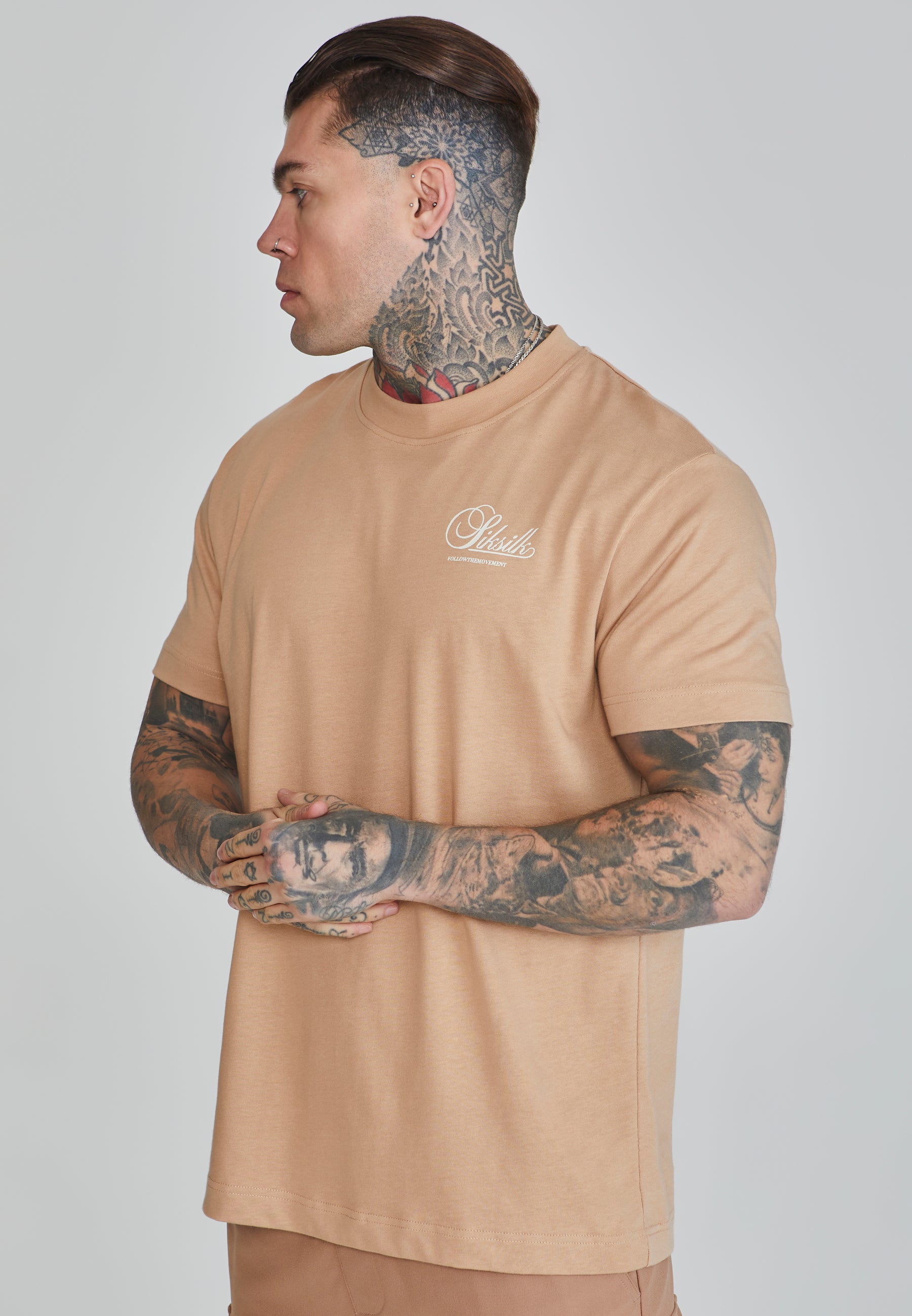 T-shirt graphique en marron T-shirts SikSilk   