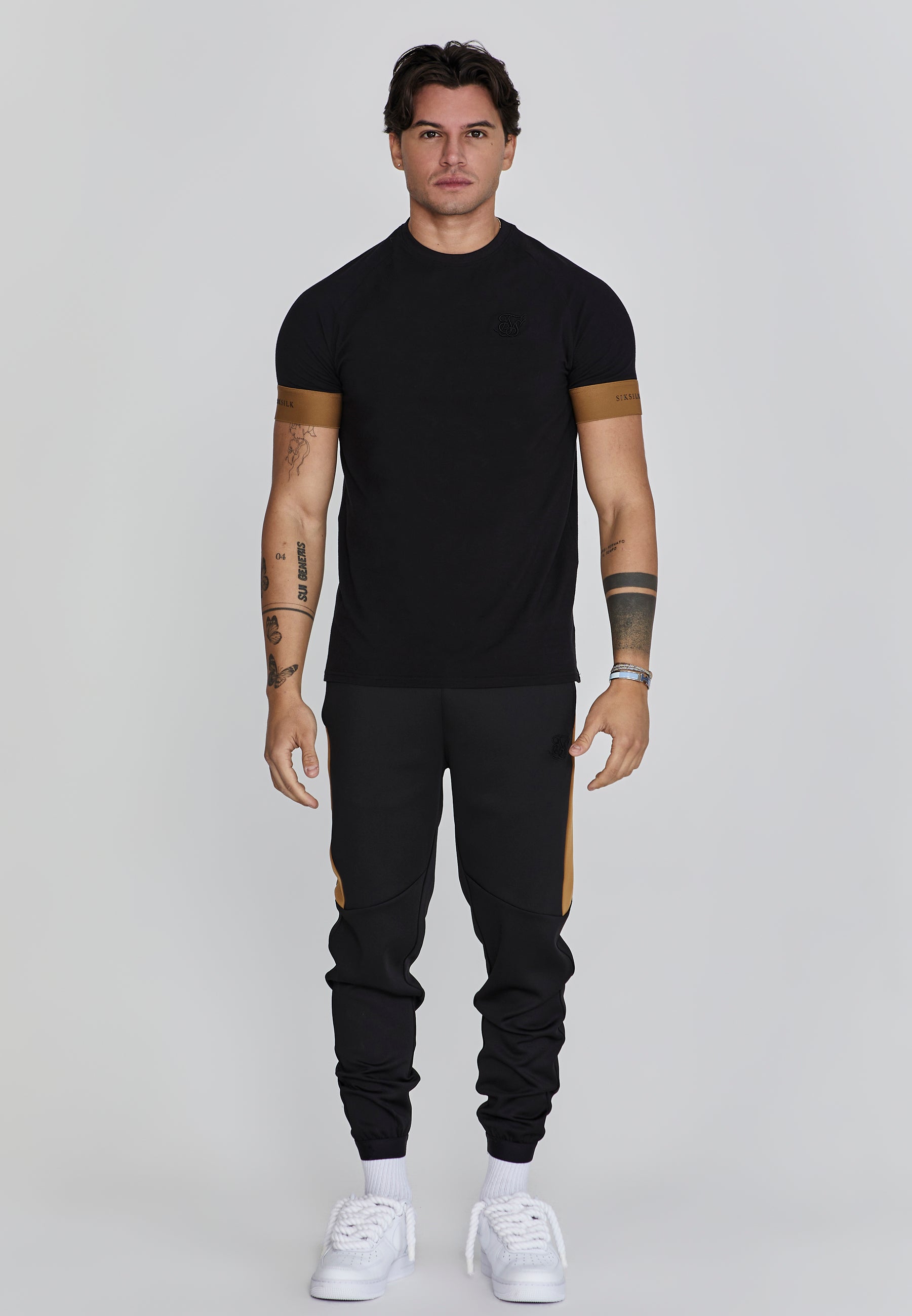 Muscle Fit Joggers in Black Pantalon SikSilk   