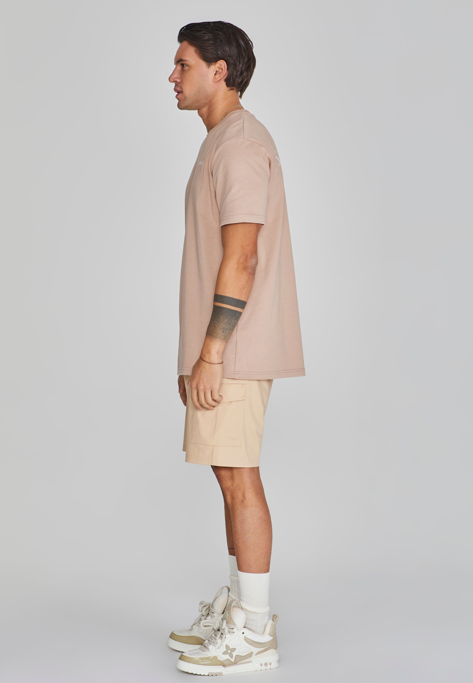 T-shirt graphique beige T-shirts SikSilk   