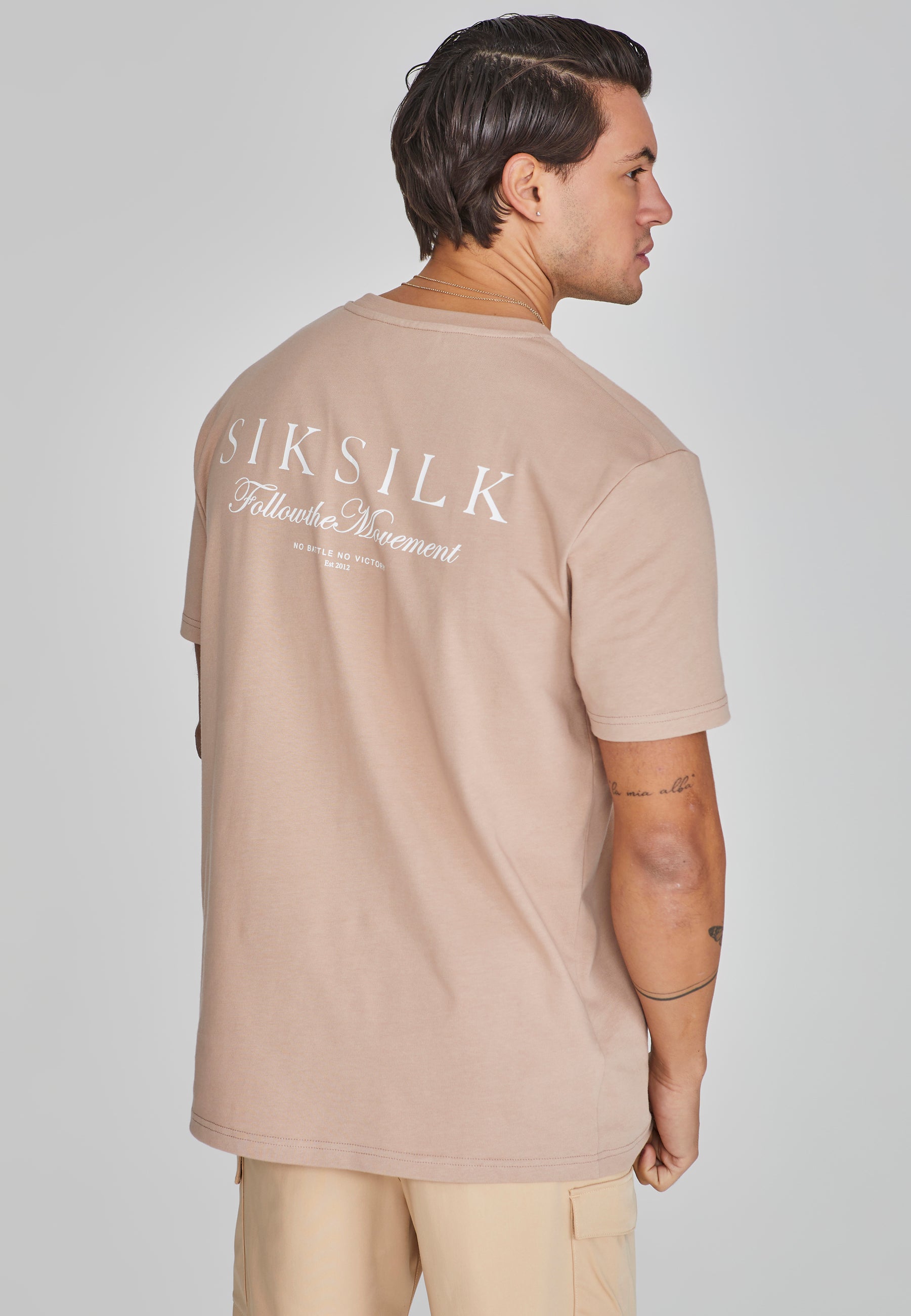 T-shirt graphique beige T-shirts SikSilk   