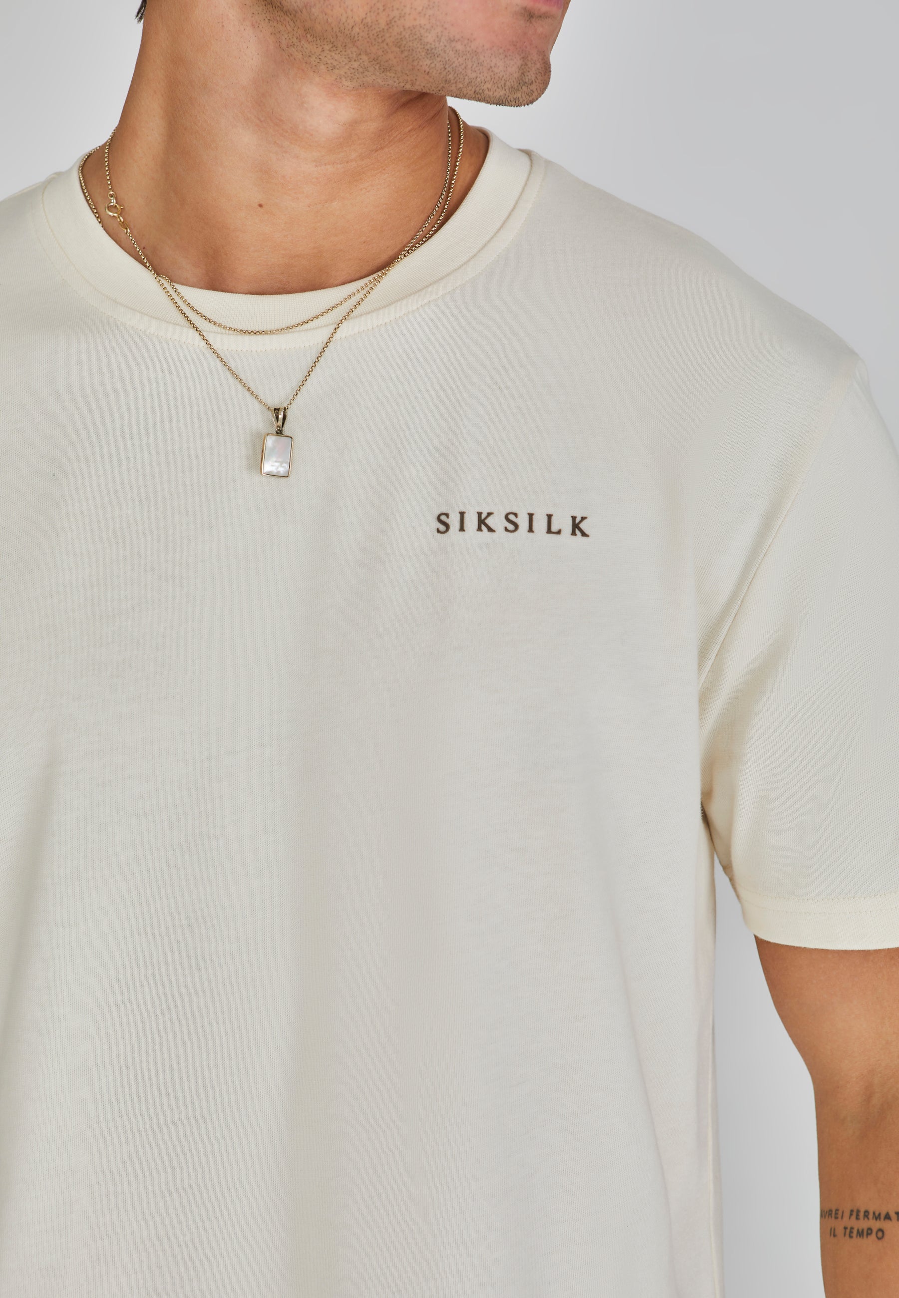 T-shirt graphique écru T-shirts SikSilk   