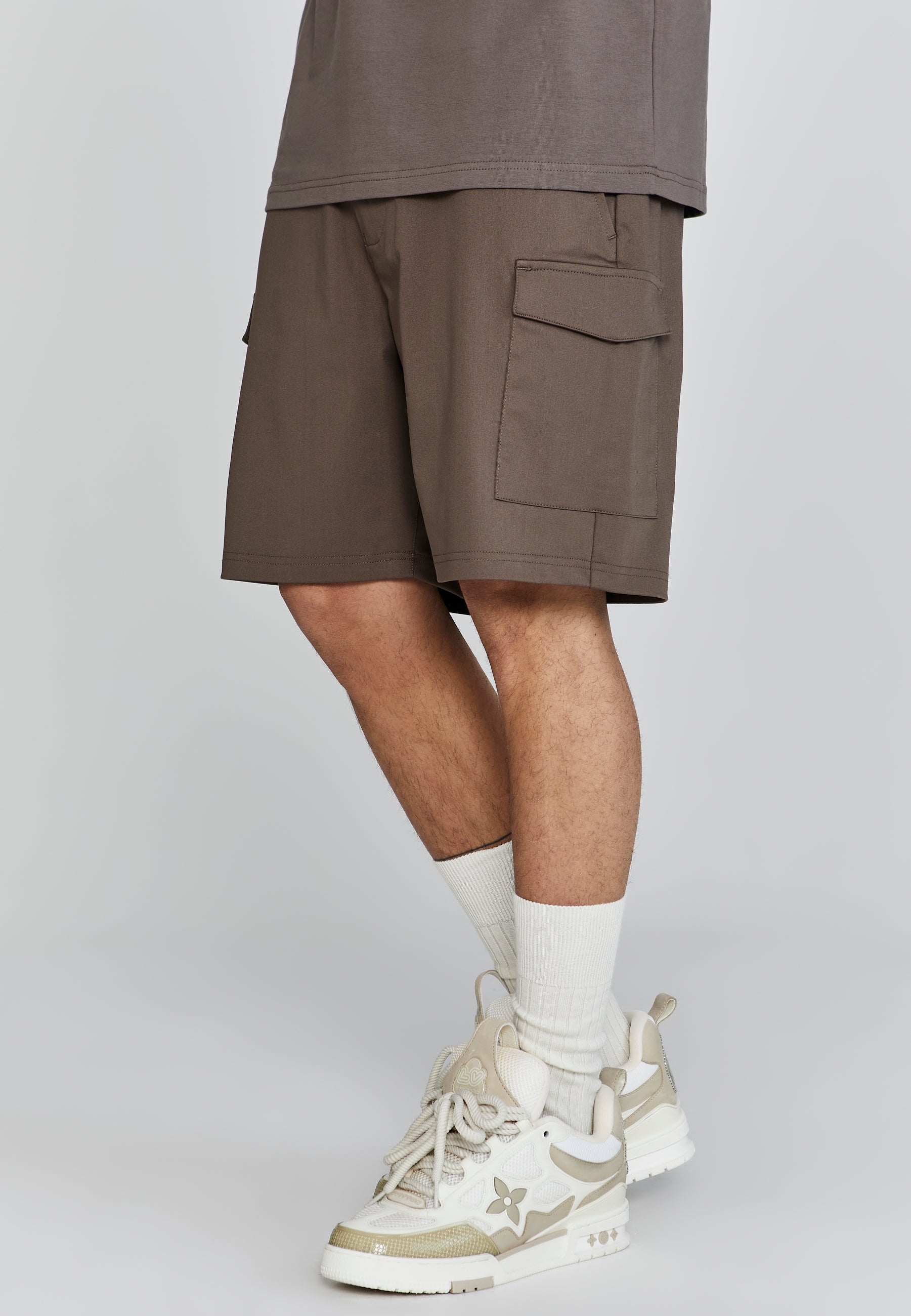 Short Cargo dans Short Brown SikSilk   