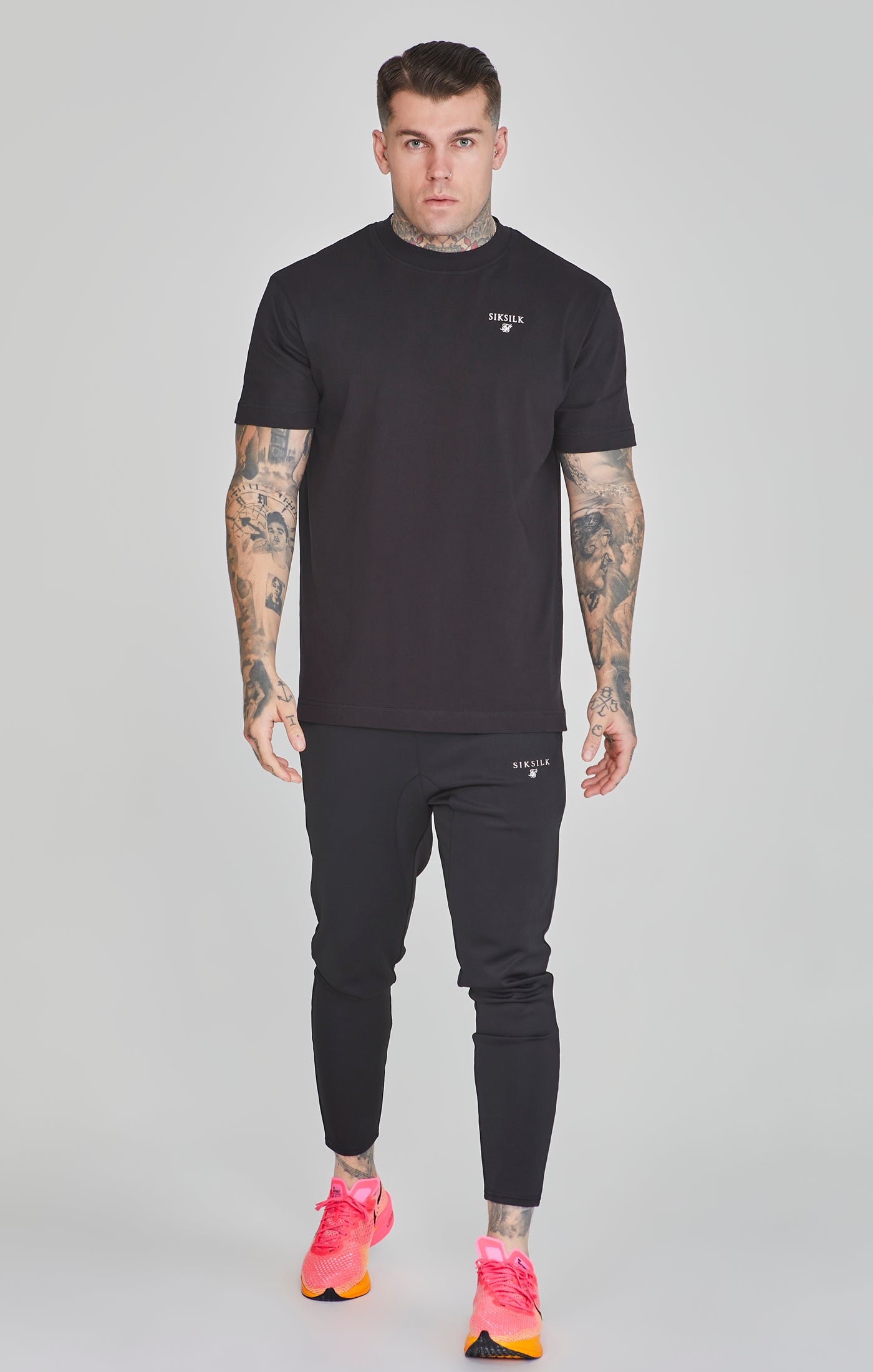 T-shirt graphique en noir T-shirts SikSilk   