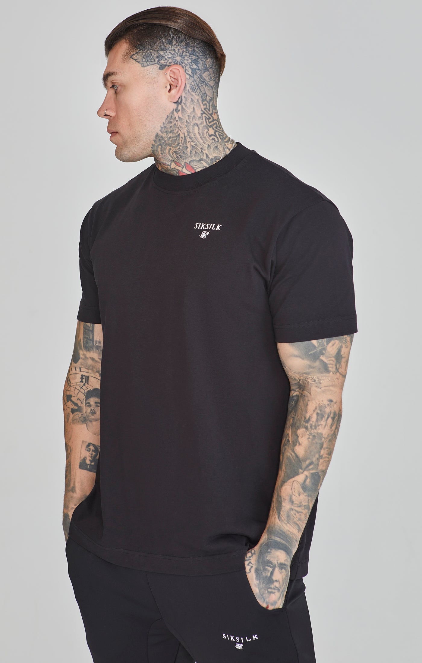 T-shirt graphique en noir T-shirts SikSilk   