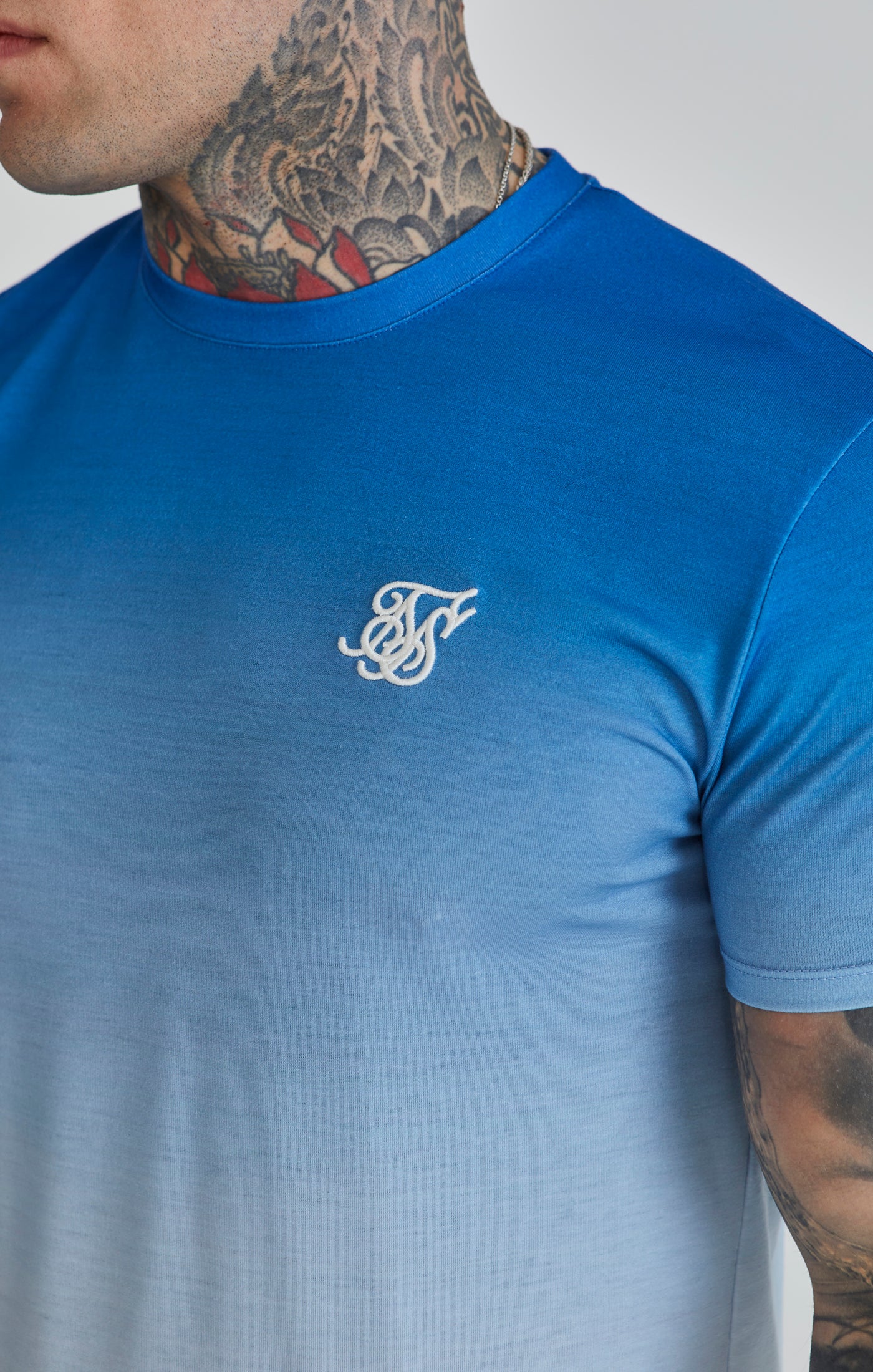 Fade T-shirt en Blue/White T-shirts SikSilk   