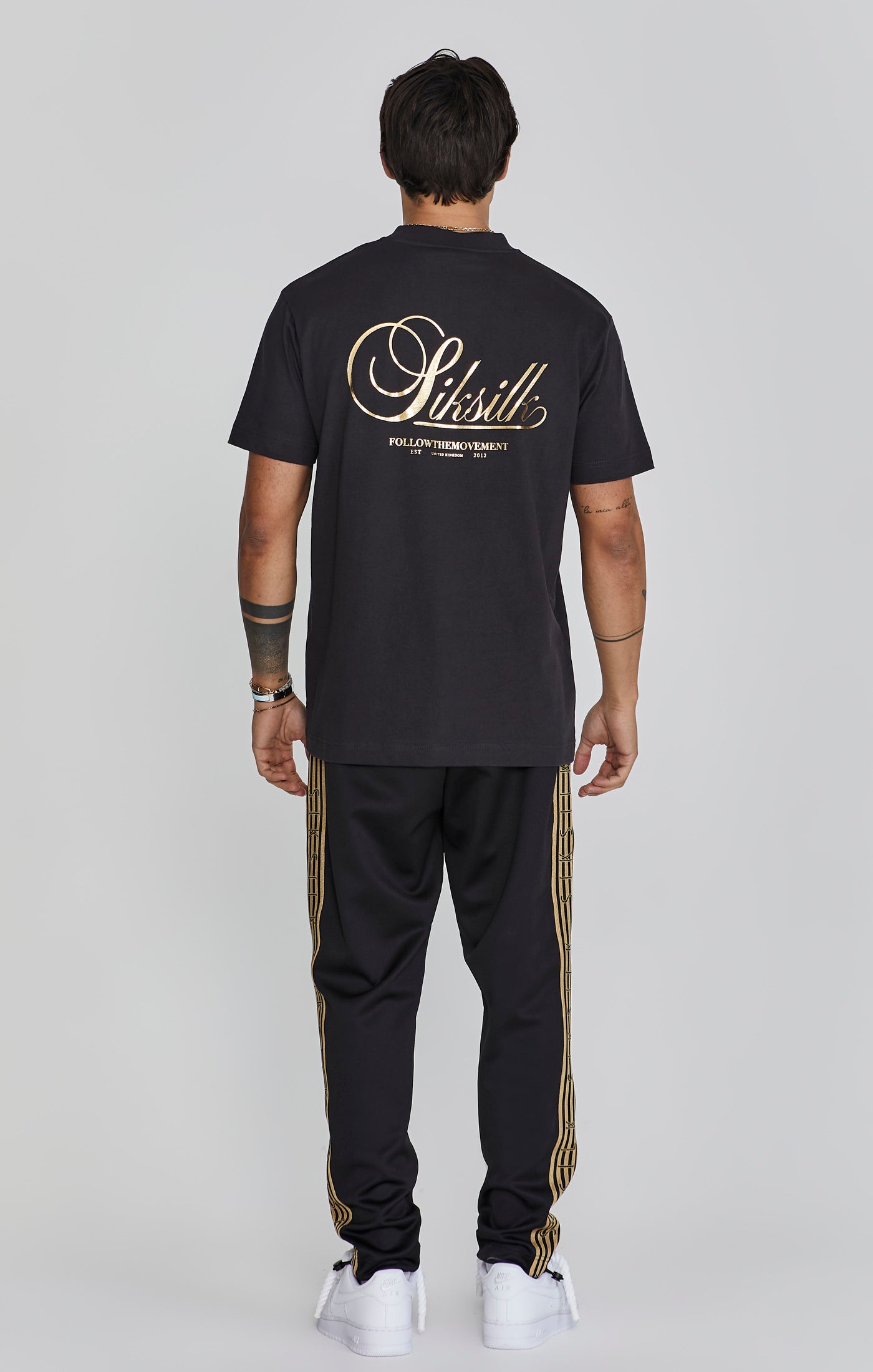 T-shirt graphique en noir T-shirts SikSilk   