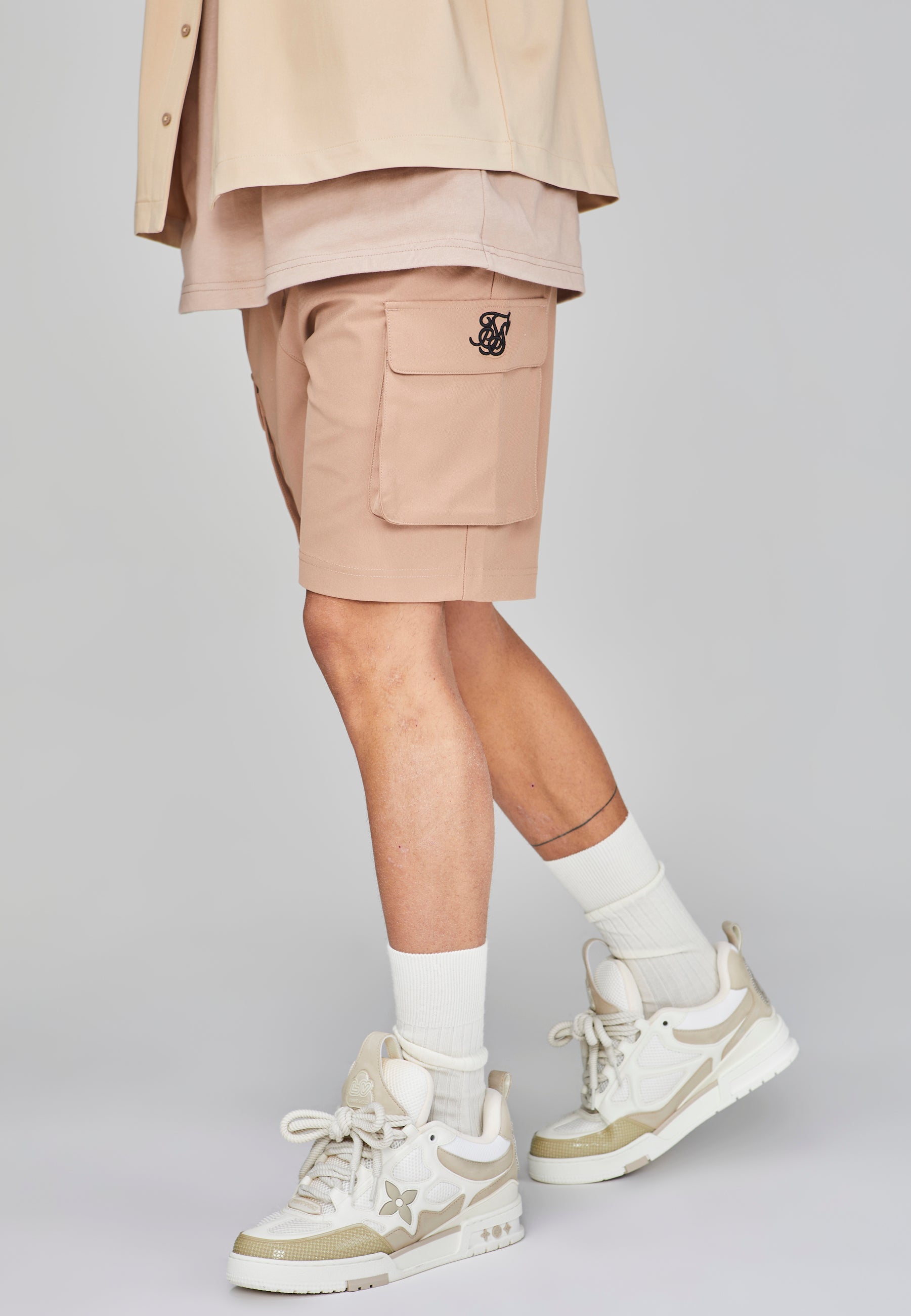 Short Cargo dans Short Brown SikSilk   