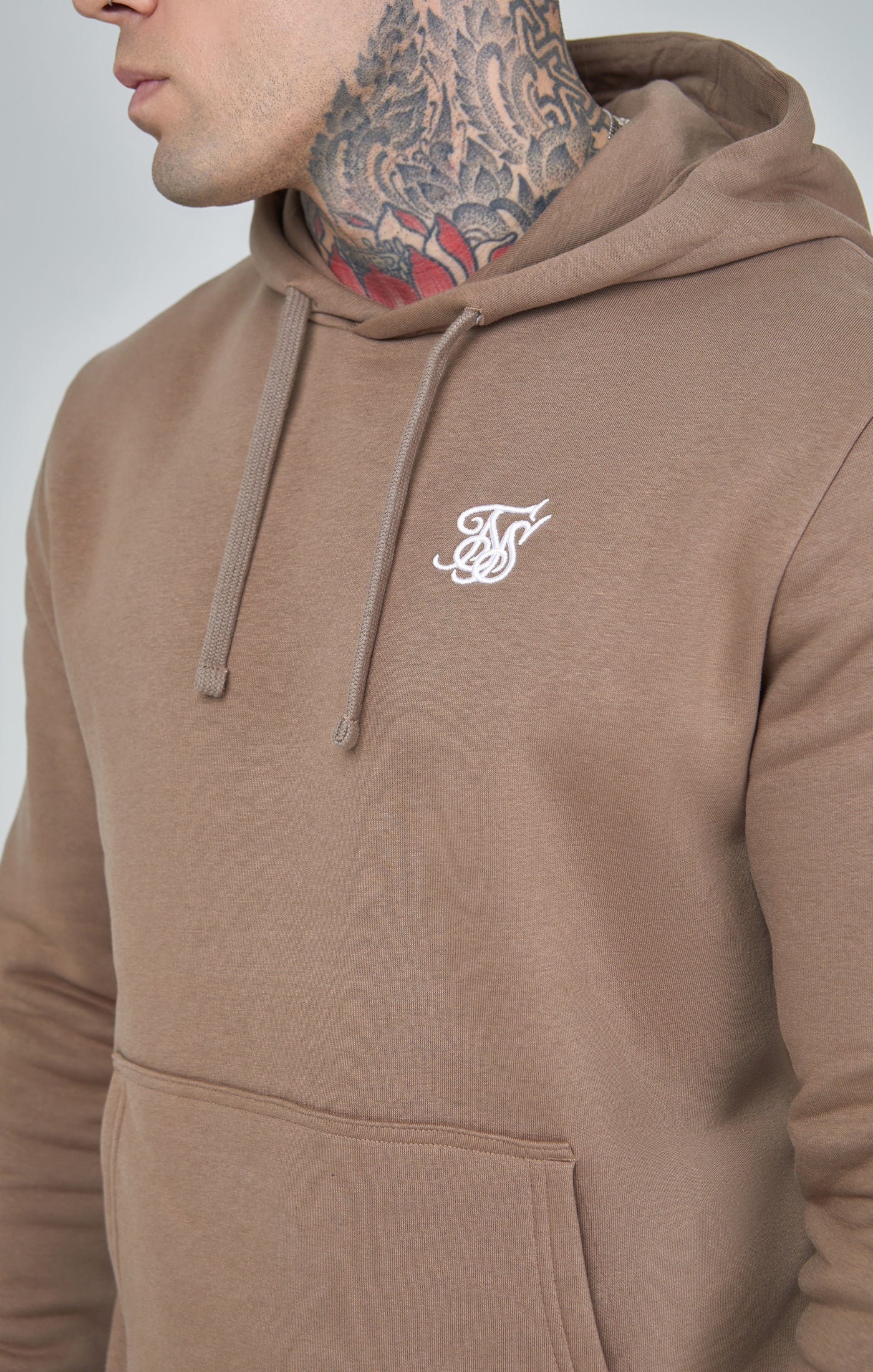 Essentials Overhead Hoodie in Brown Sweat à capuche SikSilk   