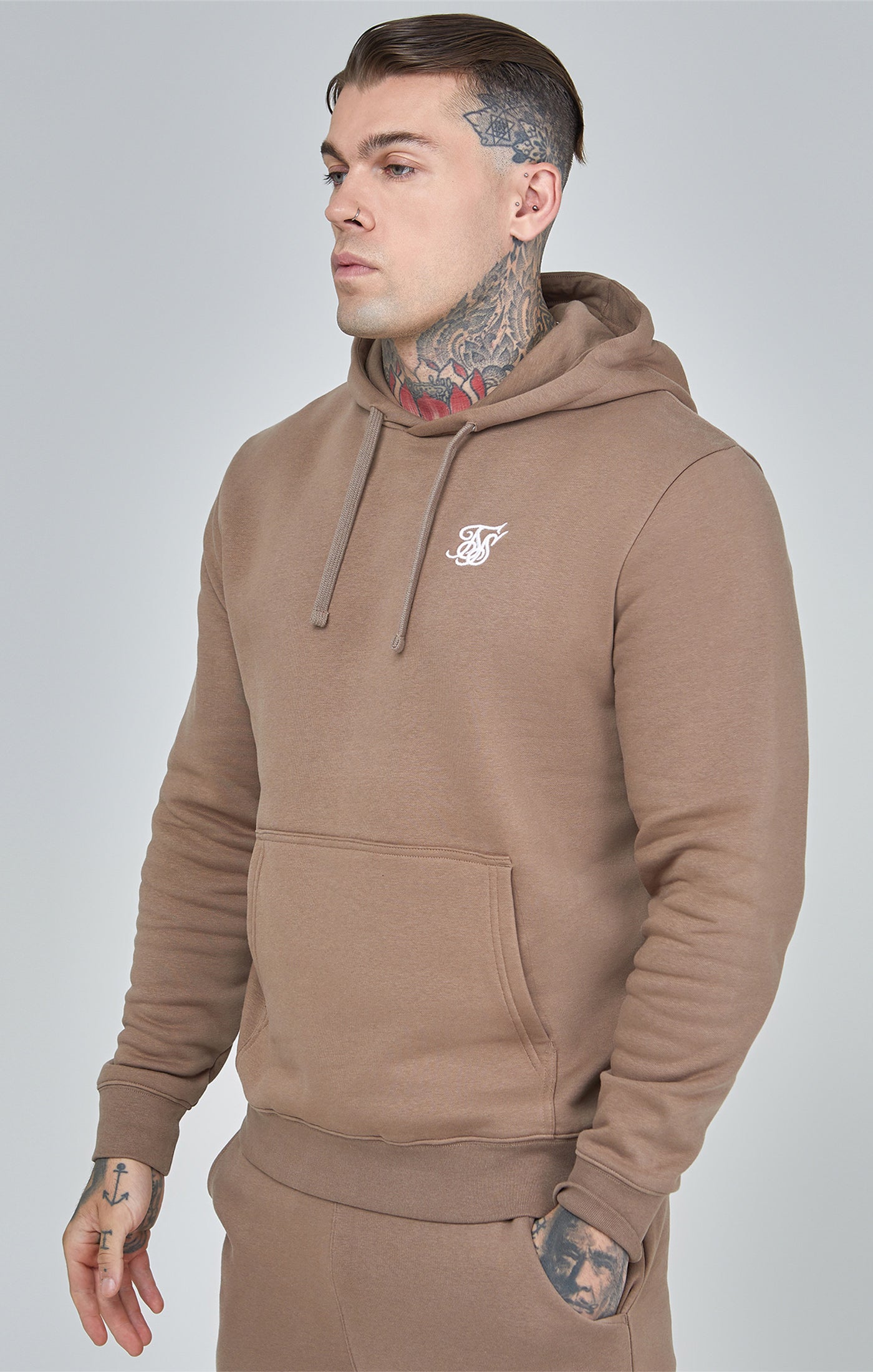 Essentials Overhead Hoodie in Brown Sweat à capuche SikSilk   