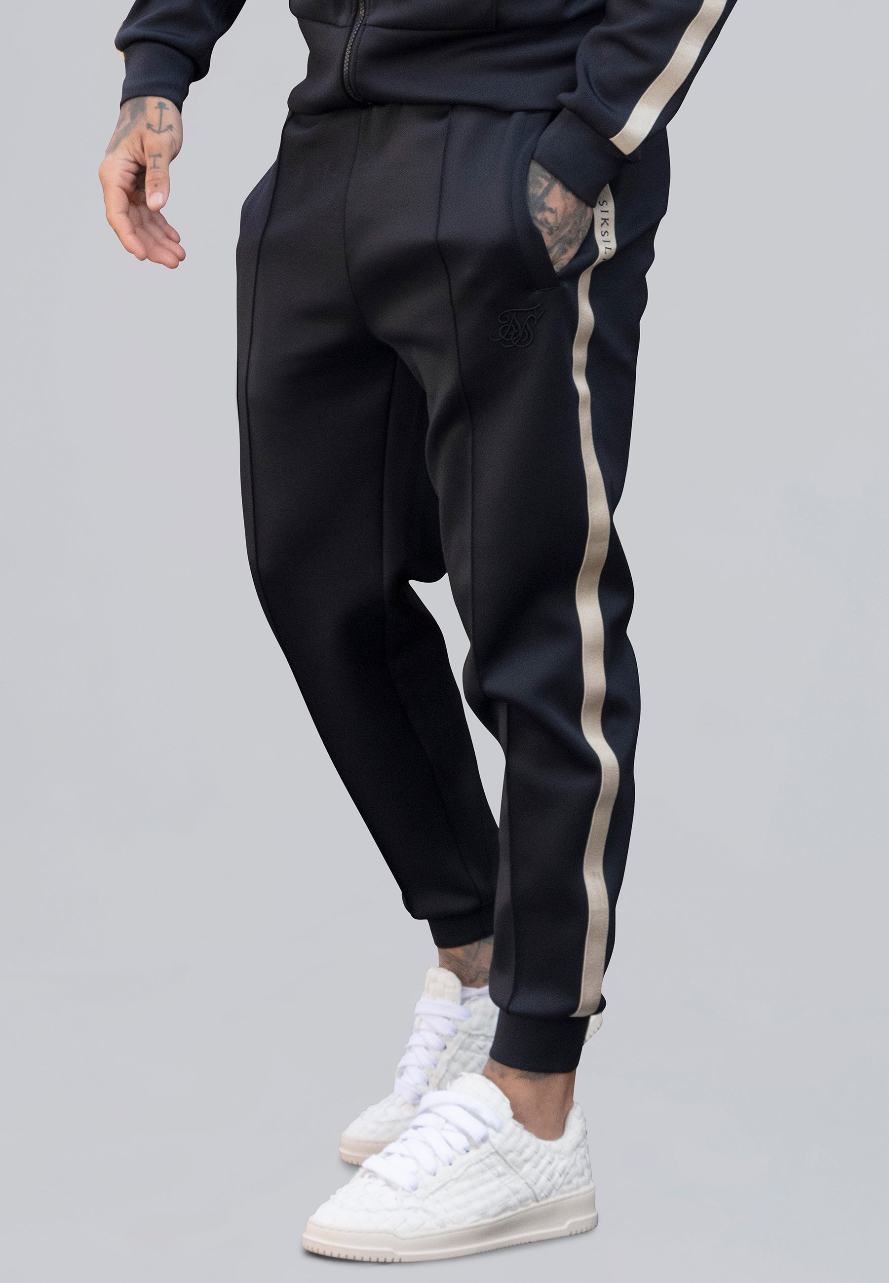 Smart Joggers in Black Pantalon SikSilk   