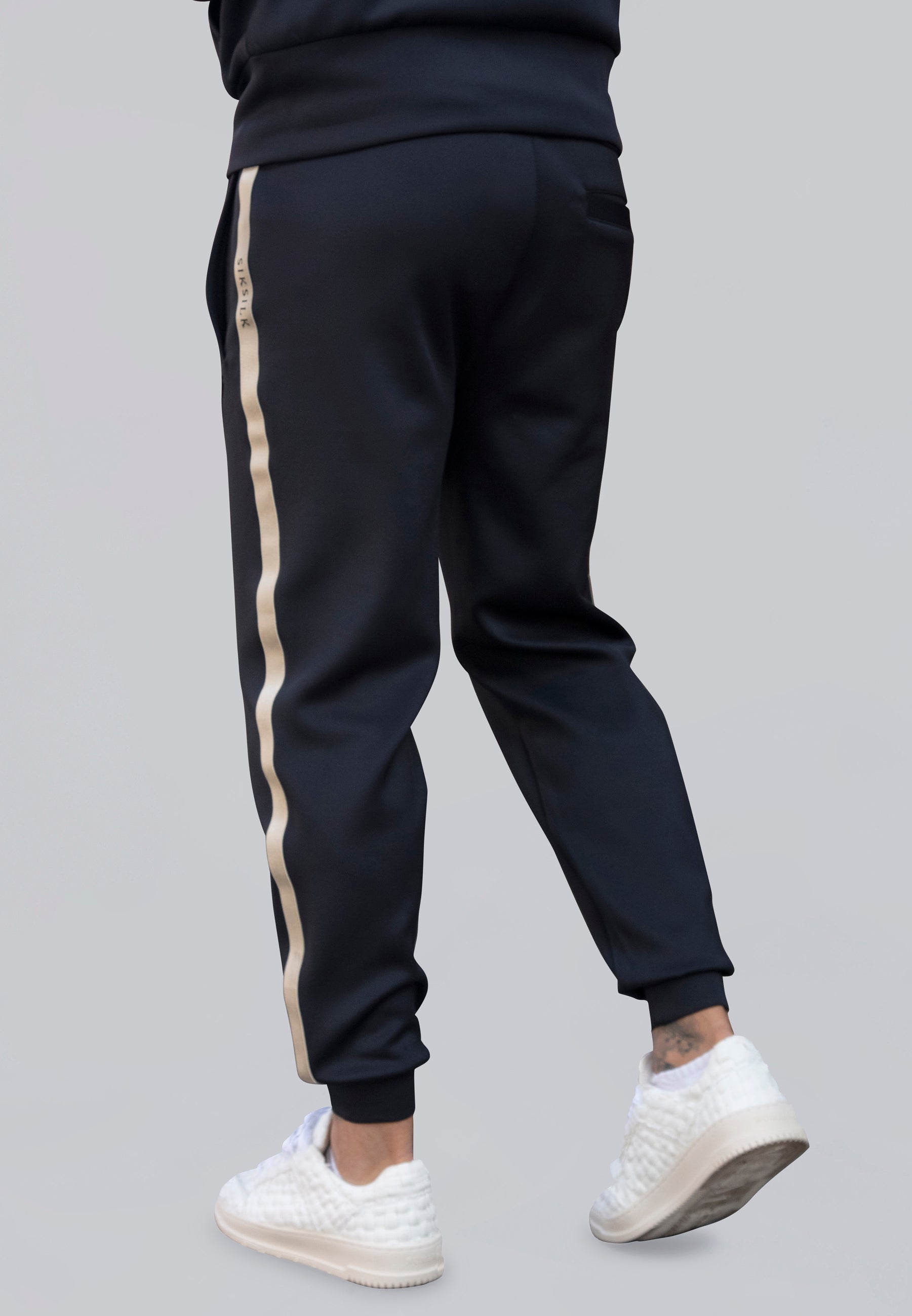 Smart Joggers in Black Pantalon SikSilk   