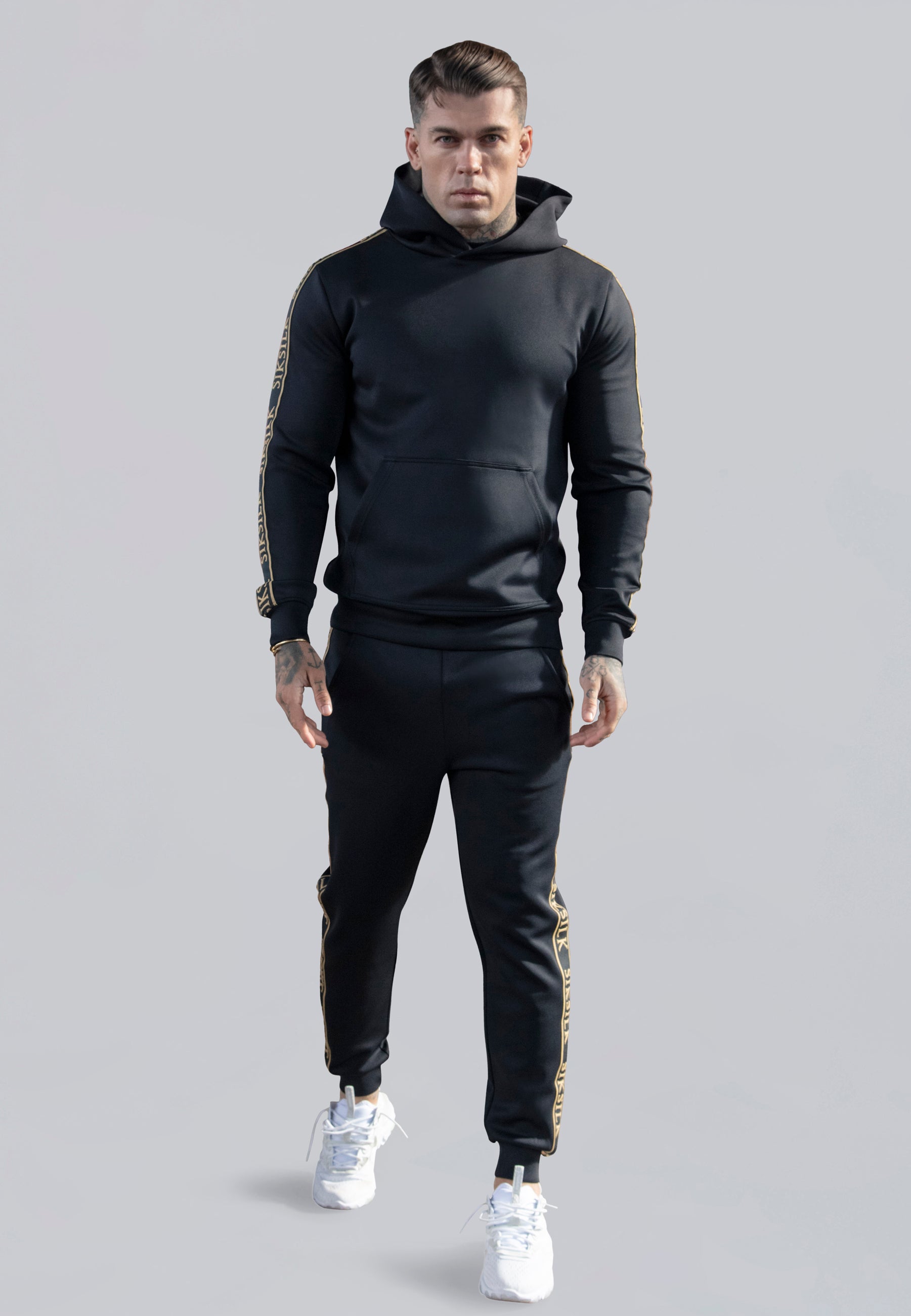 Pullover Hoodie in Black Sweat à capuche SikSilk   