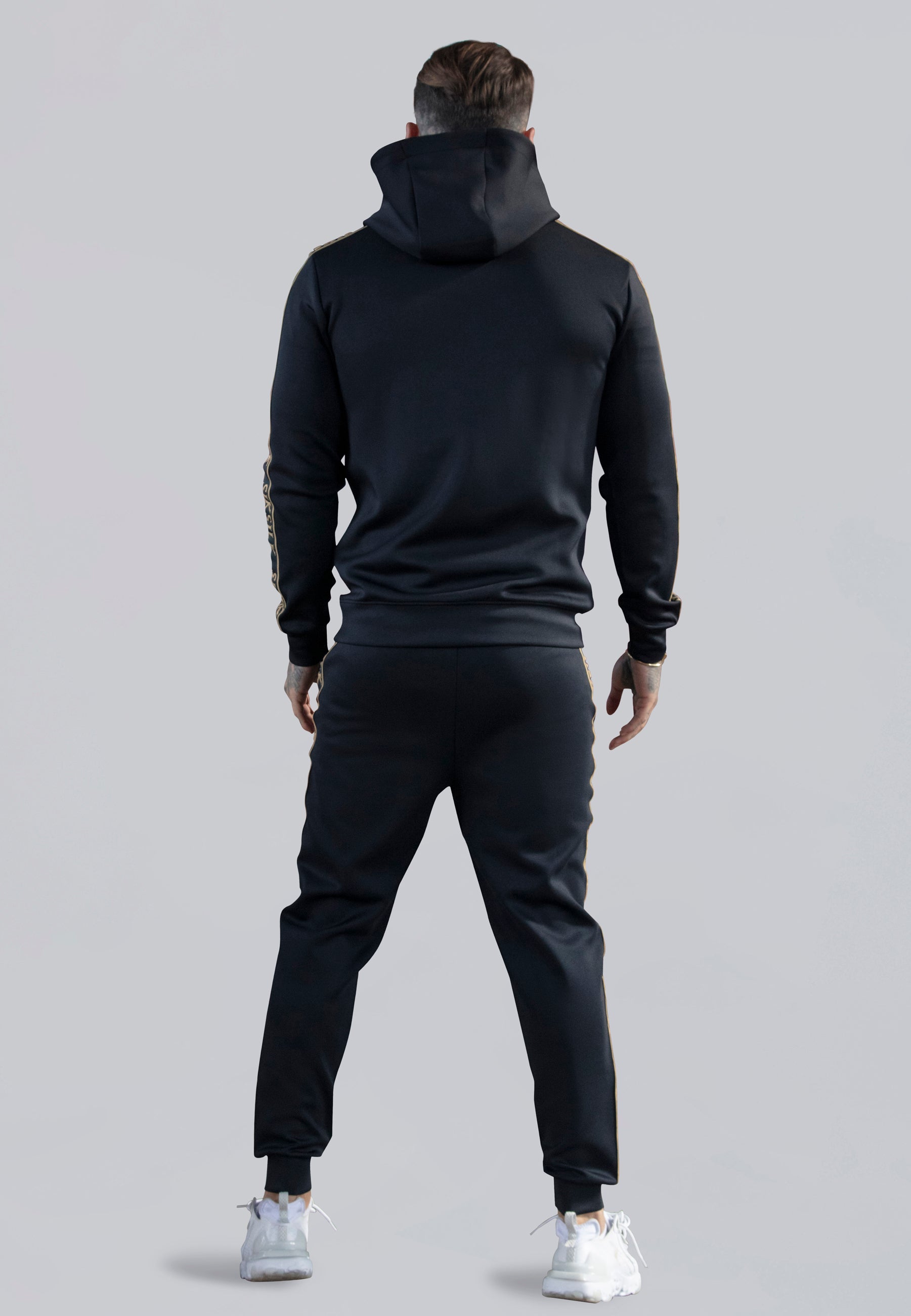 Muscle Fit Joggers in Black Pantalon SikSilk   