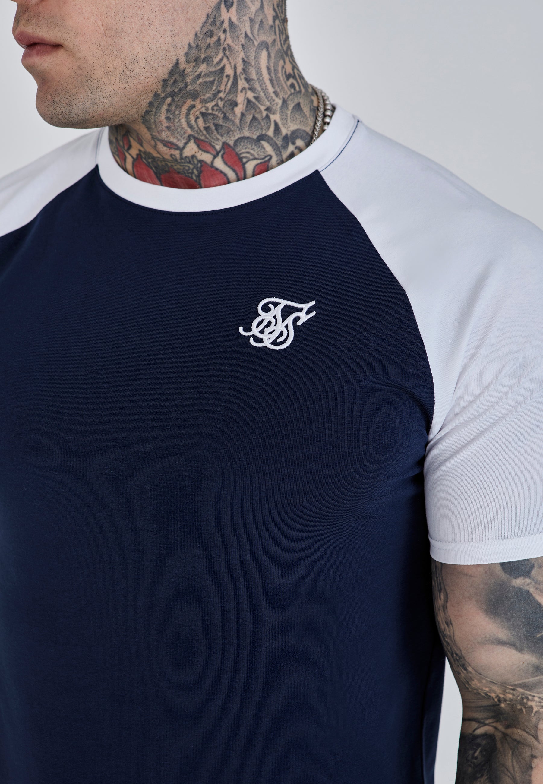 T-shirt raglan bleu marine, blanc T-shirts SikSilk   