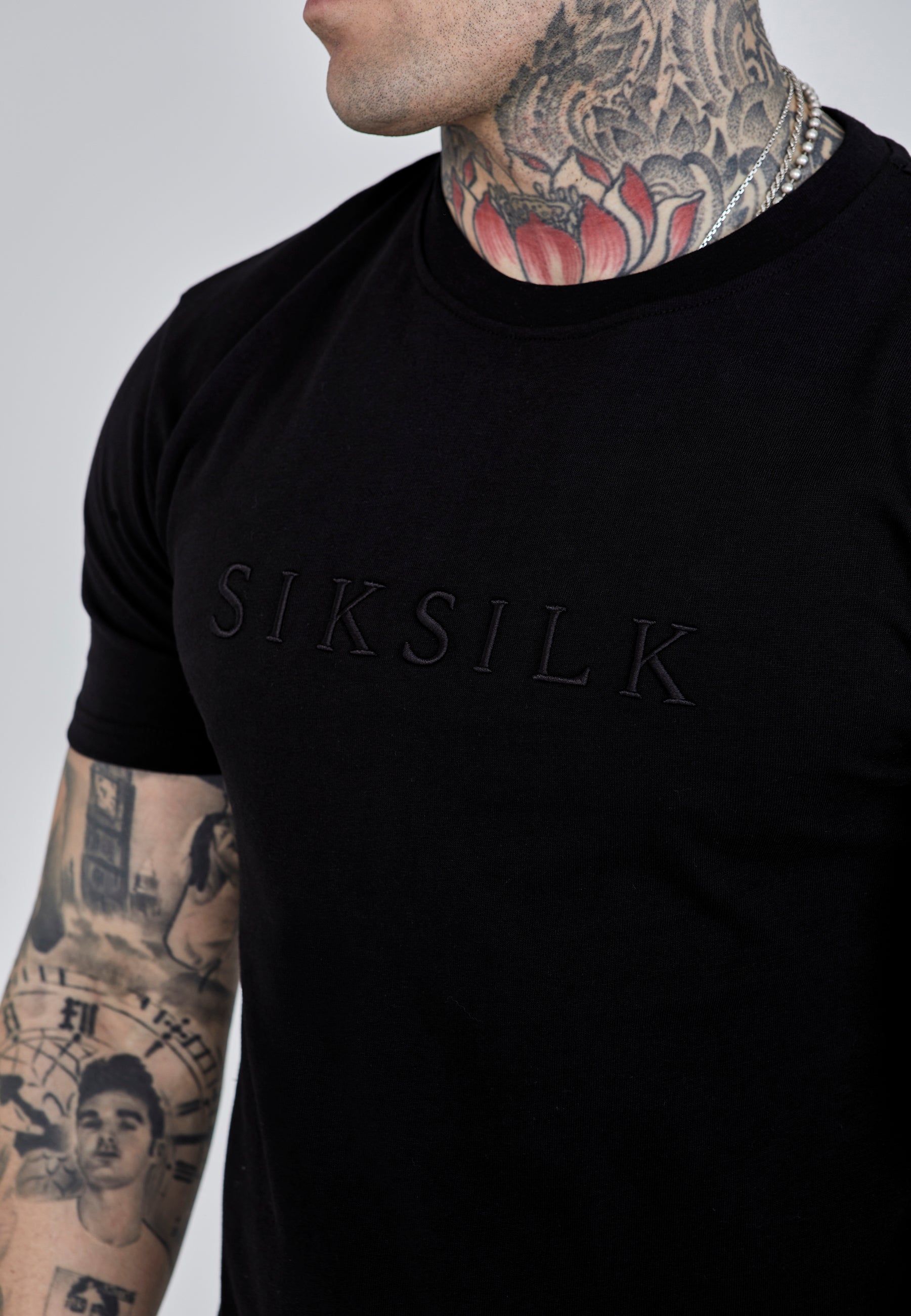 T-shirt à logo en T-shirts noirs SikSilk   