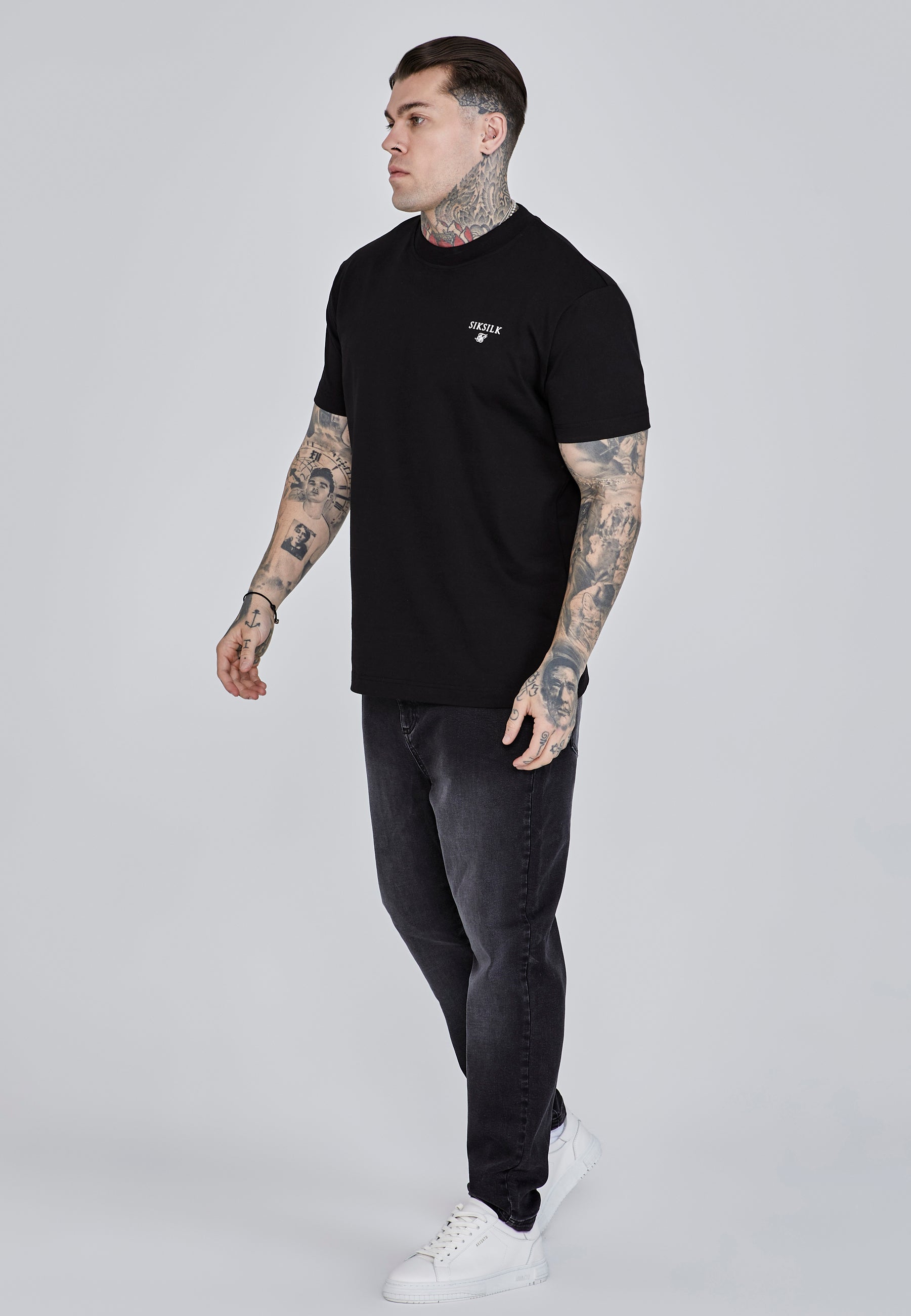 T-shirt graphique en noir T-shirts SikSilk   