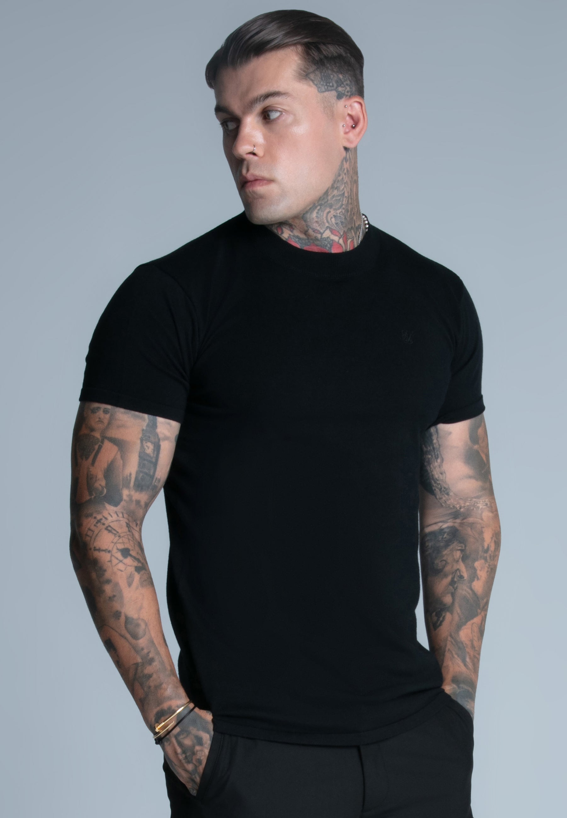 T-shirt Muscle Fit en noir T-shirts SikSilk