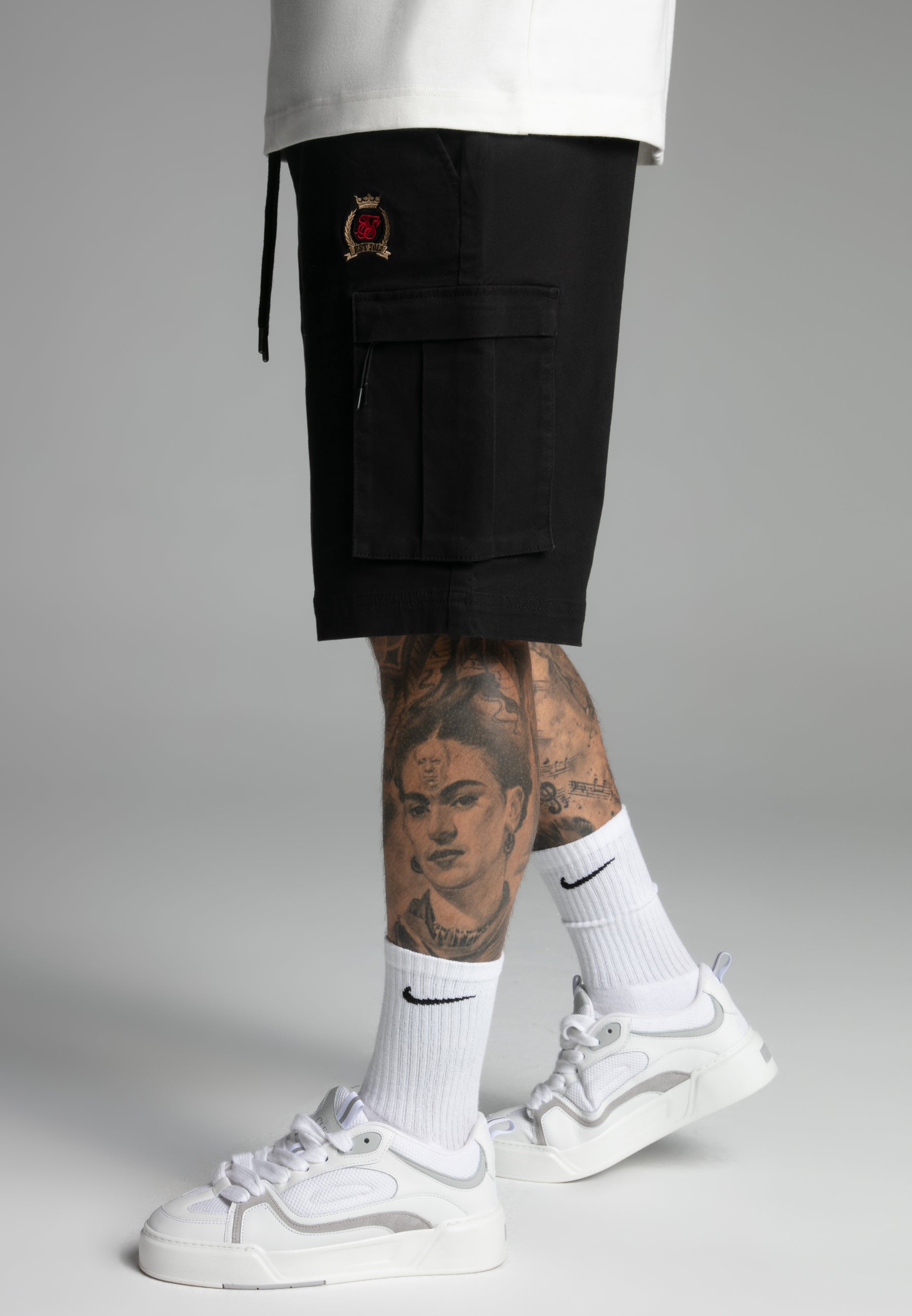 Short Cargo dans Black Short SikSilk