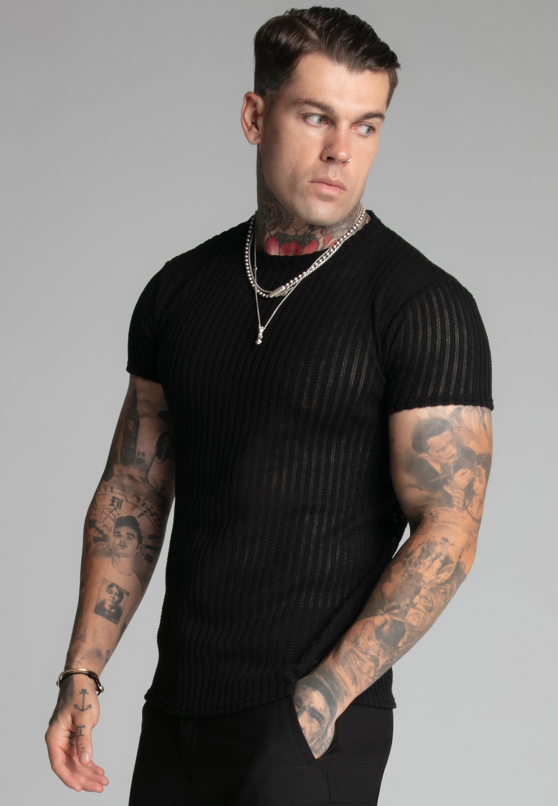Textured Muscle Fit T-shirt en noir T-shirts SikSilk