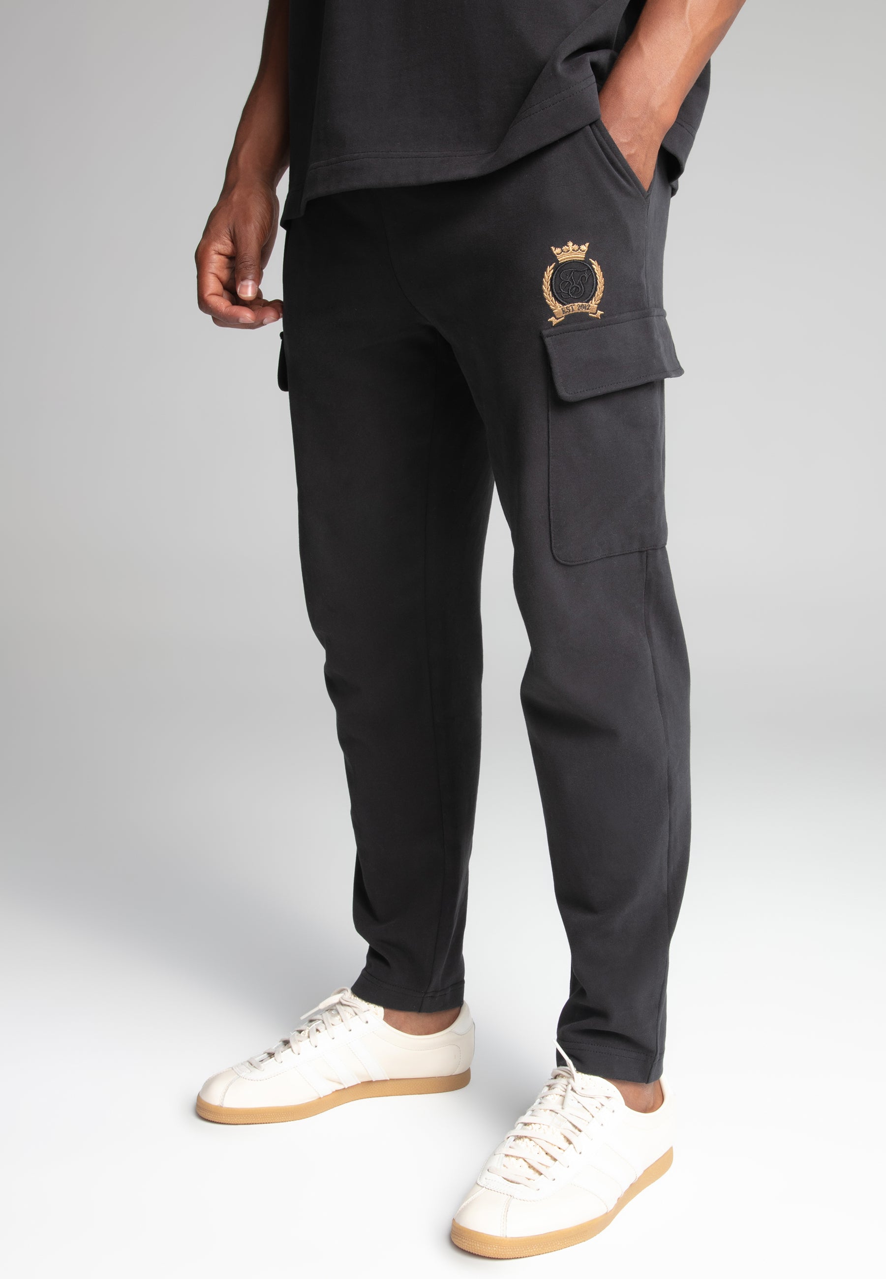 Crest Cargo Joggers in Black Pantalons SikSilk