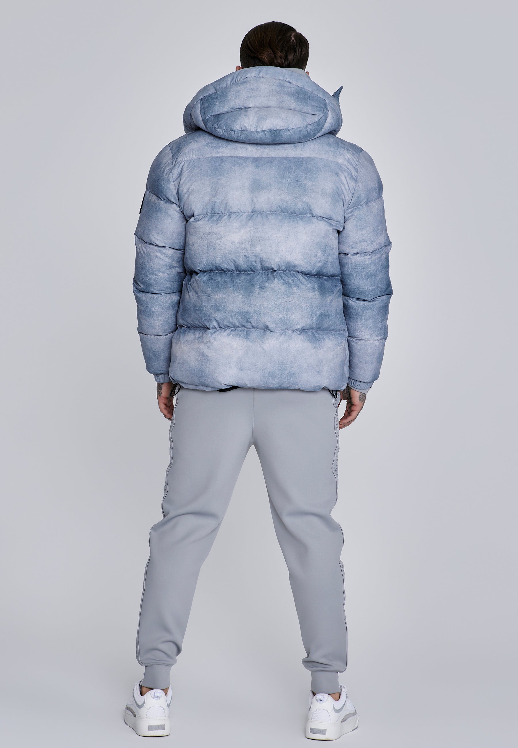 Puffer Jacket in Light Grey Vestes SikSilk