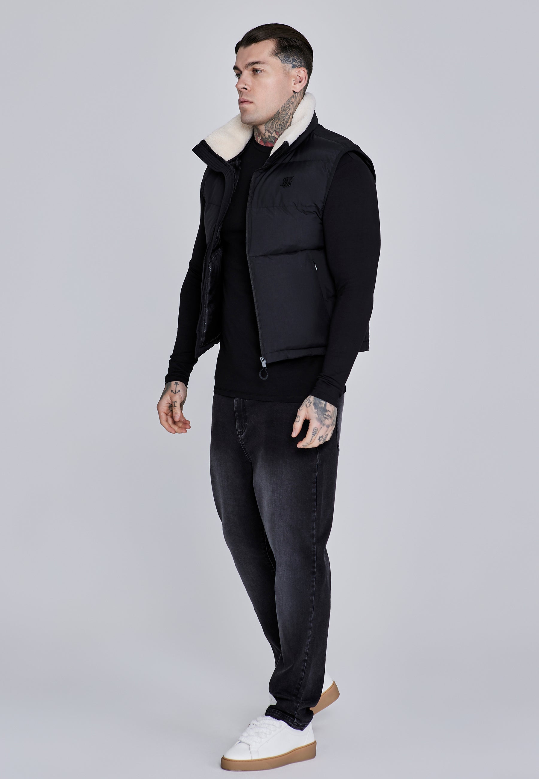 Gilet in Black Vestes SikSilk