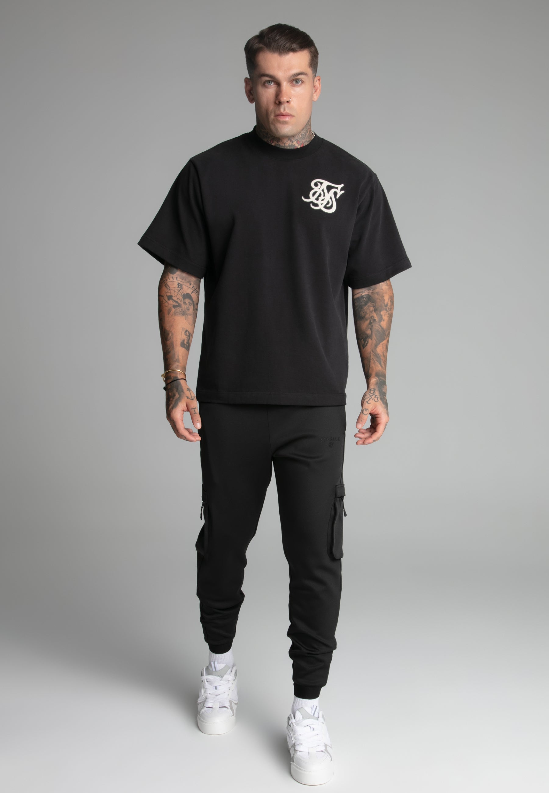 Cargo Joggers in Black Pantalons SikSilk