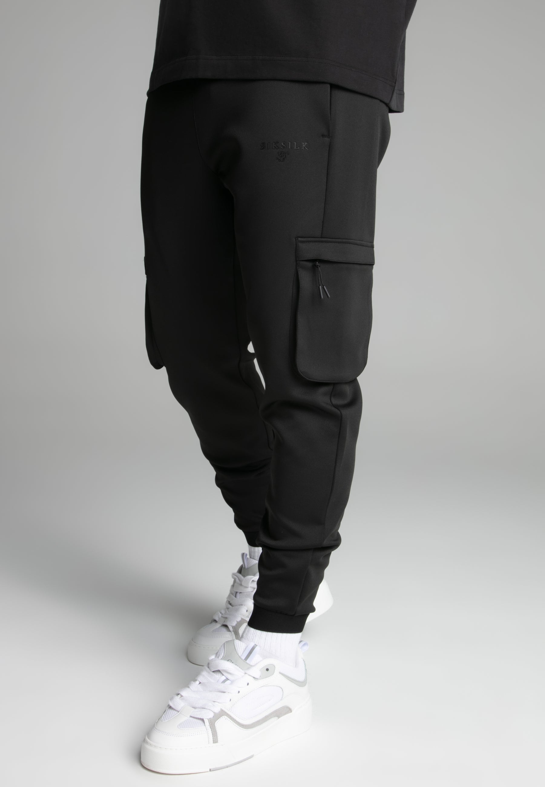 Cargo Joggers in Black Pantalons SikSilk