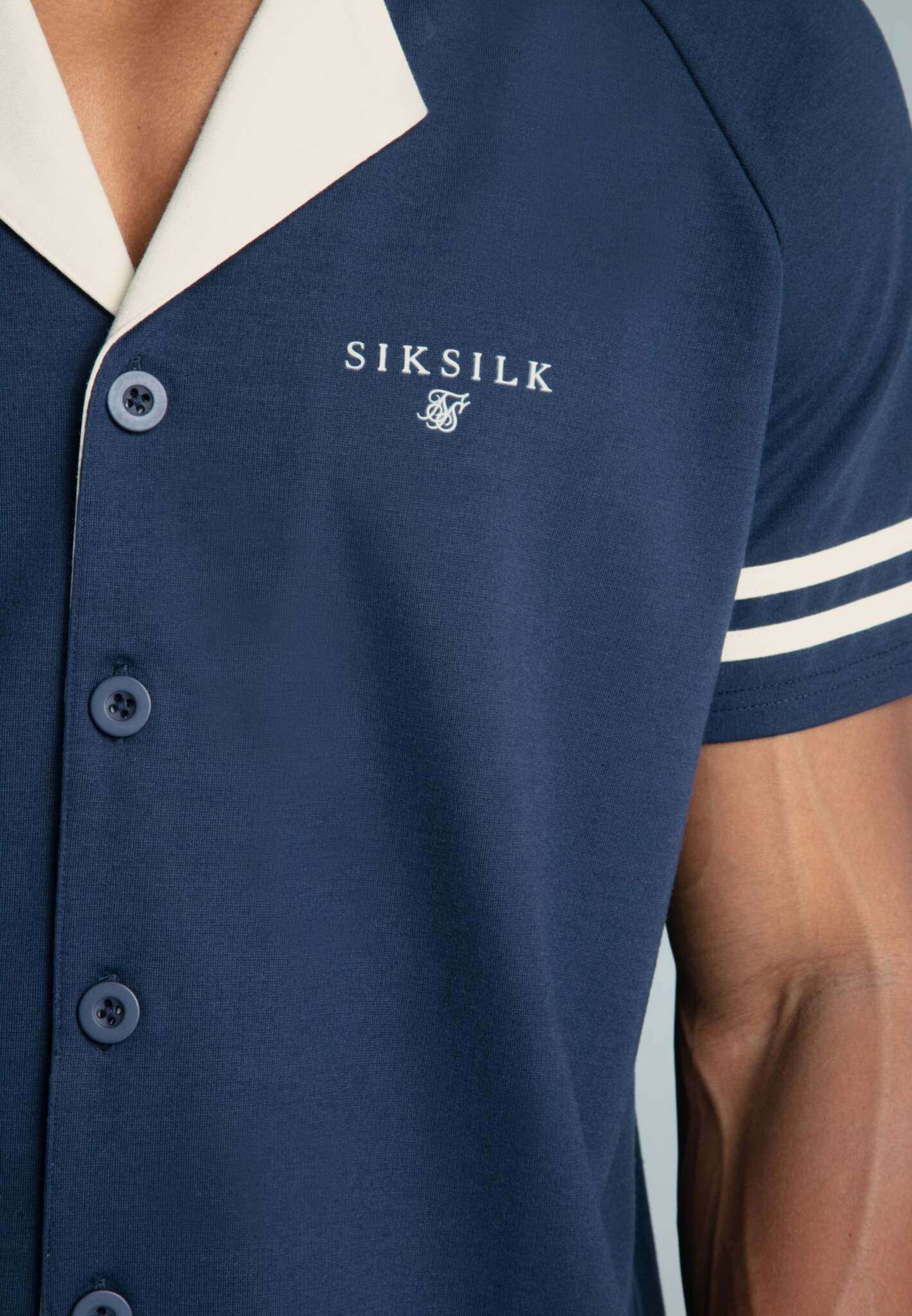 Retro Resort Shirt in Navy Chemises SikSilk
