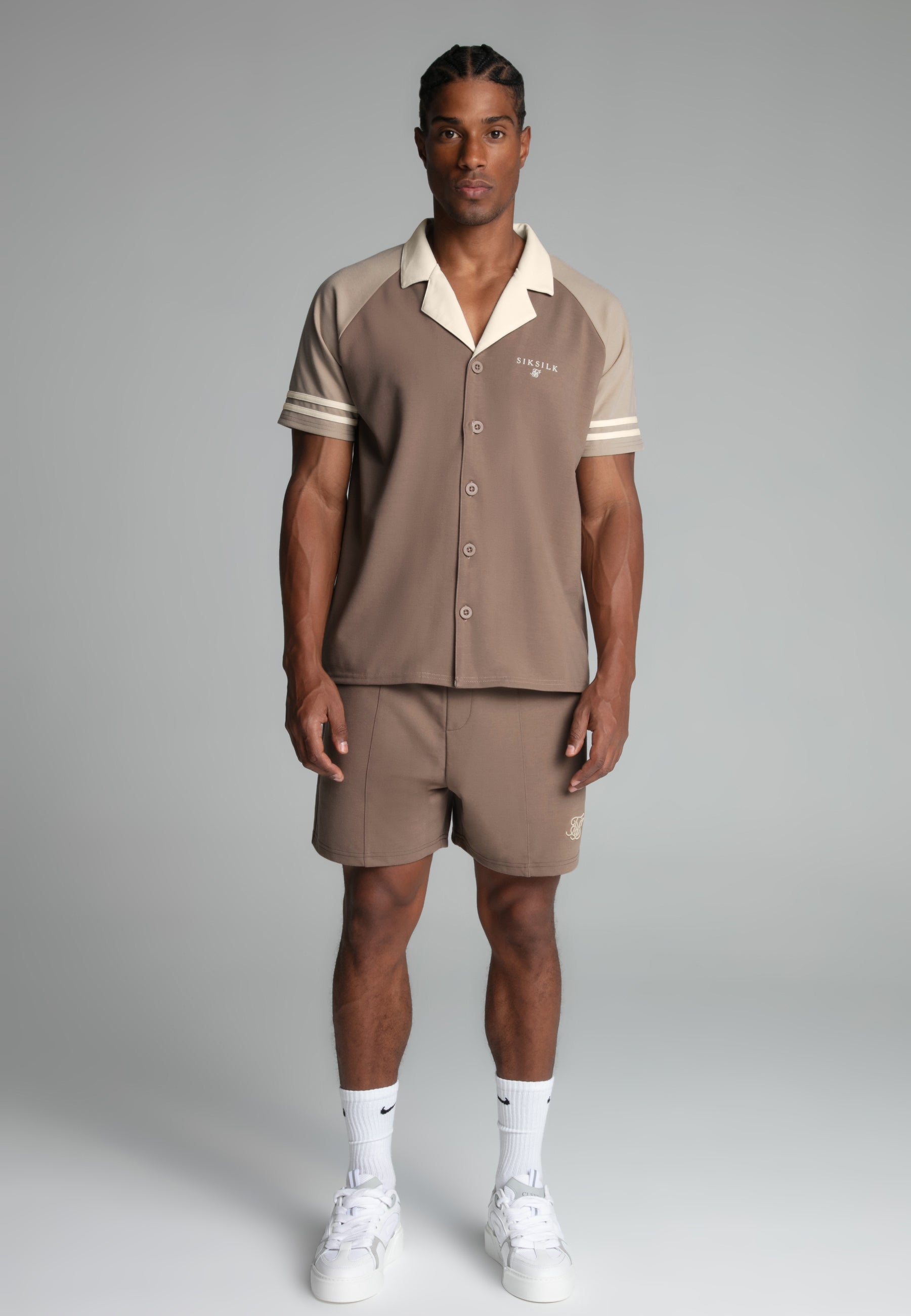 Retro Resort Shirt in Beige Chemises SikSilk