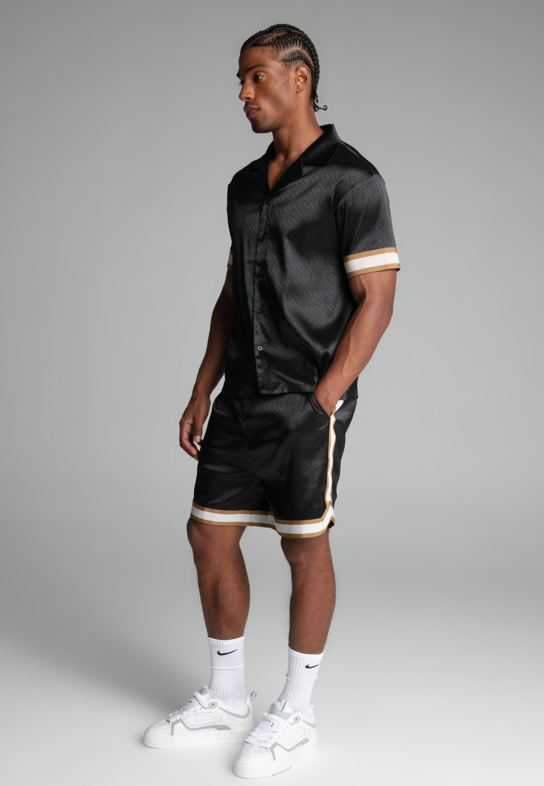 Resort Shirt in Black Chemises SikSilk