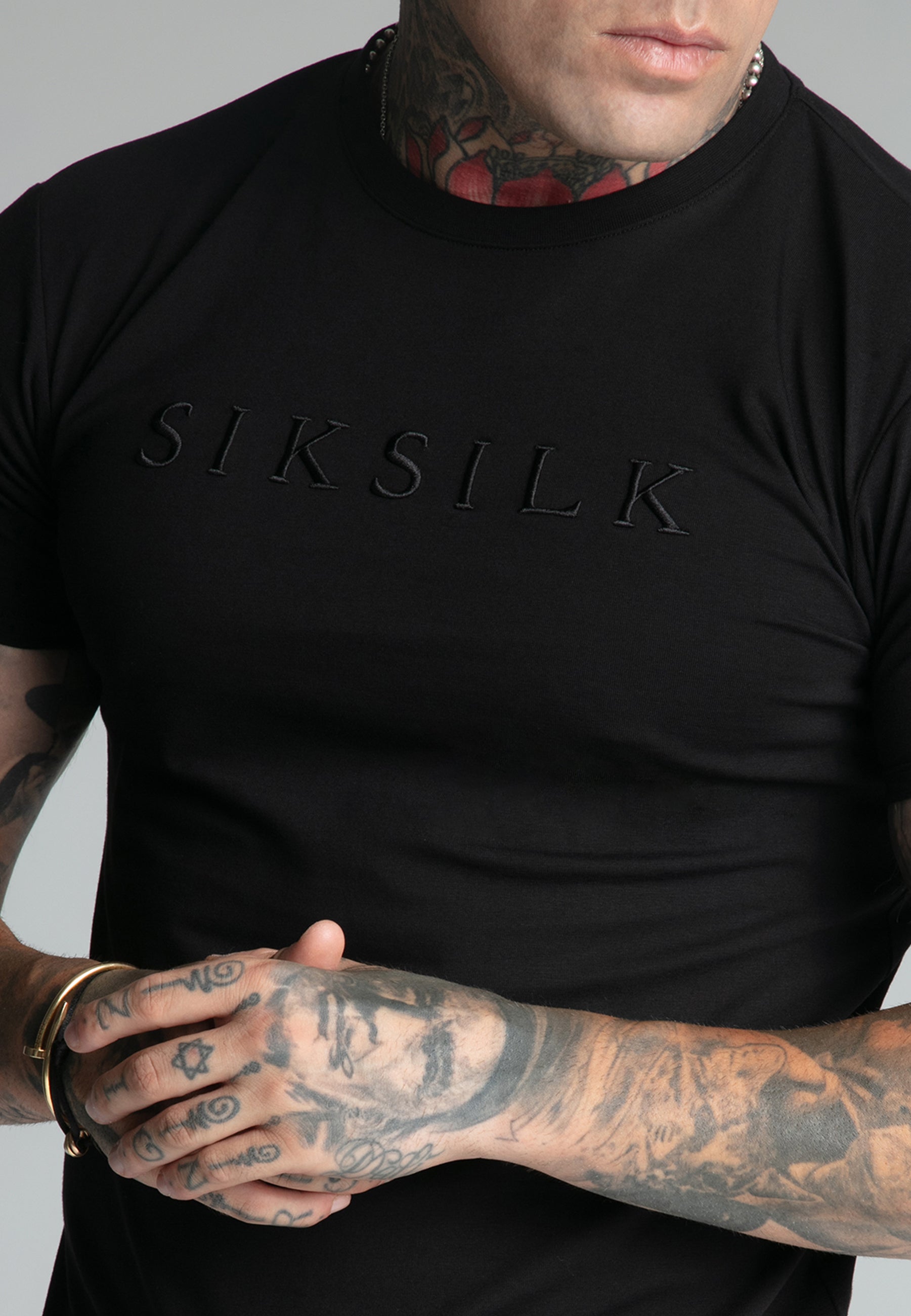 T-shirt Muscle Fit en noir T-shirts SikSilk