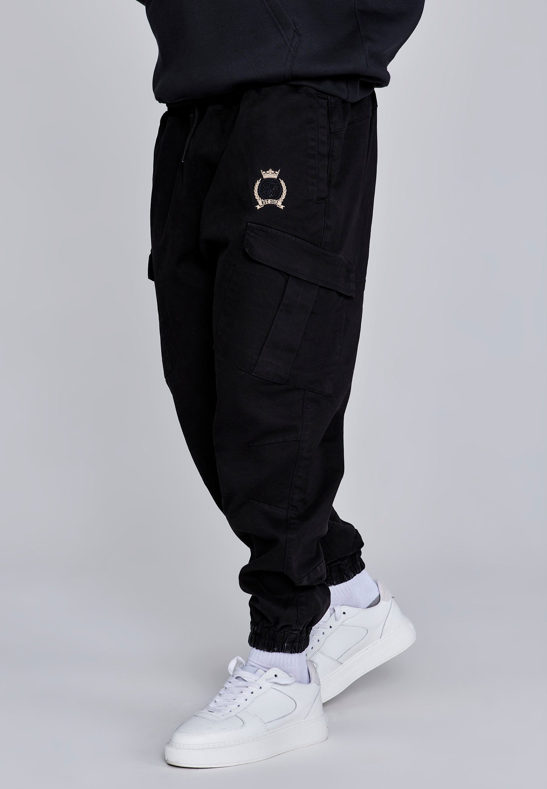 Slim Fit Cargos in Black Pantalons SikSilk