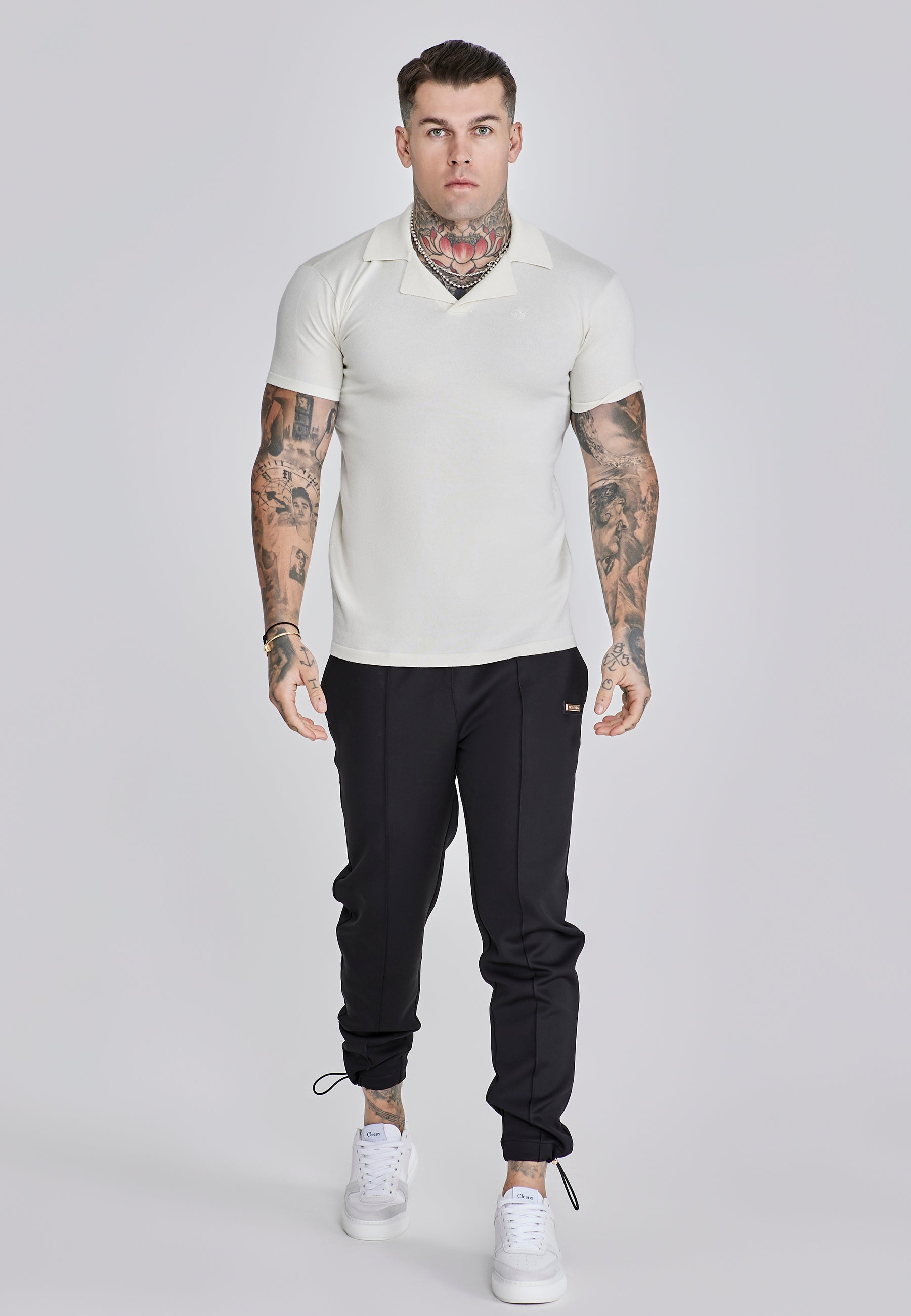 Smart Cargo Joggers in Black Pantalon SikSilk