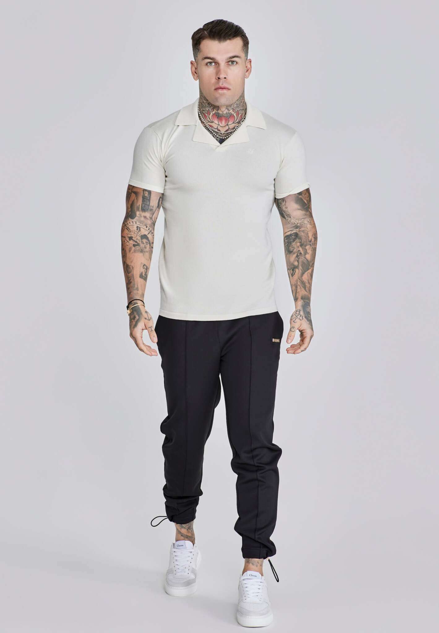 Smart Cargo Joggers in Black Pantalon SikSilk